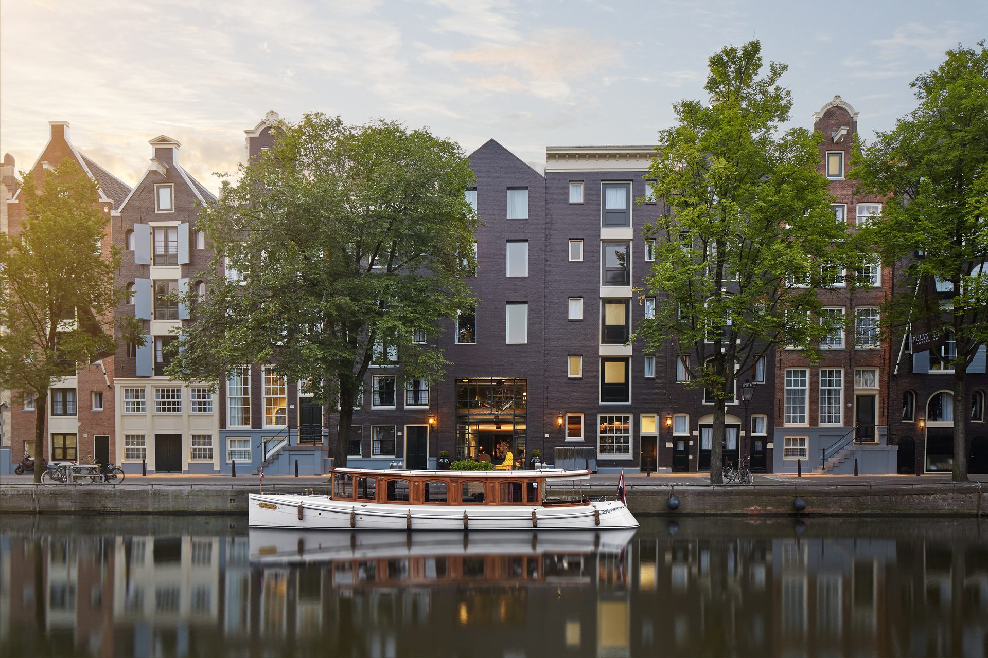 Water, Building, Cloud, Window, Property, Sky, Plant, Tree, Boat, Watercraft