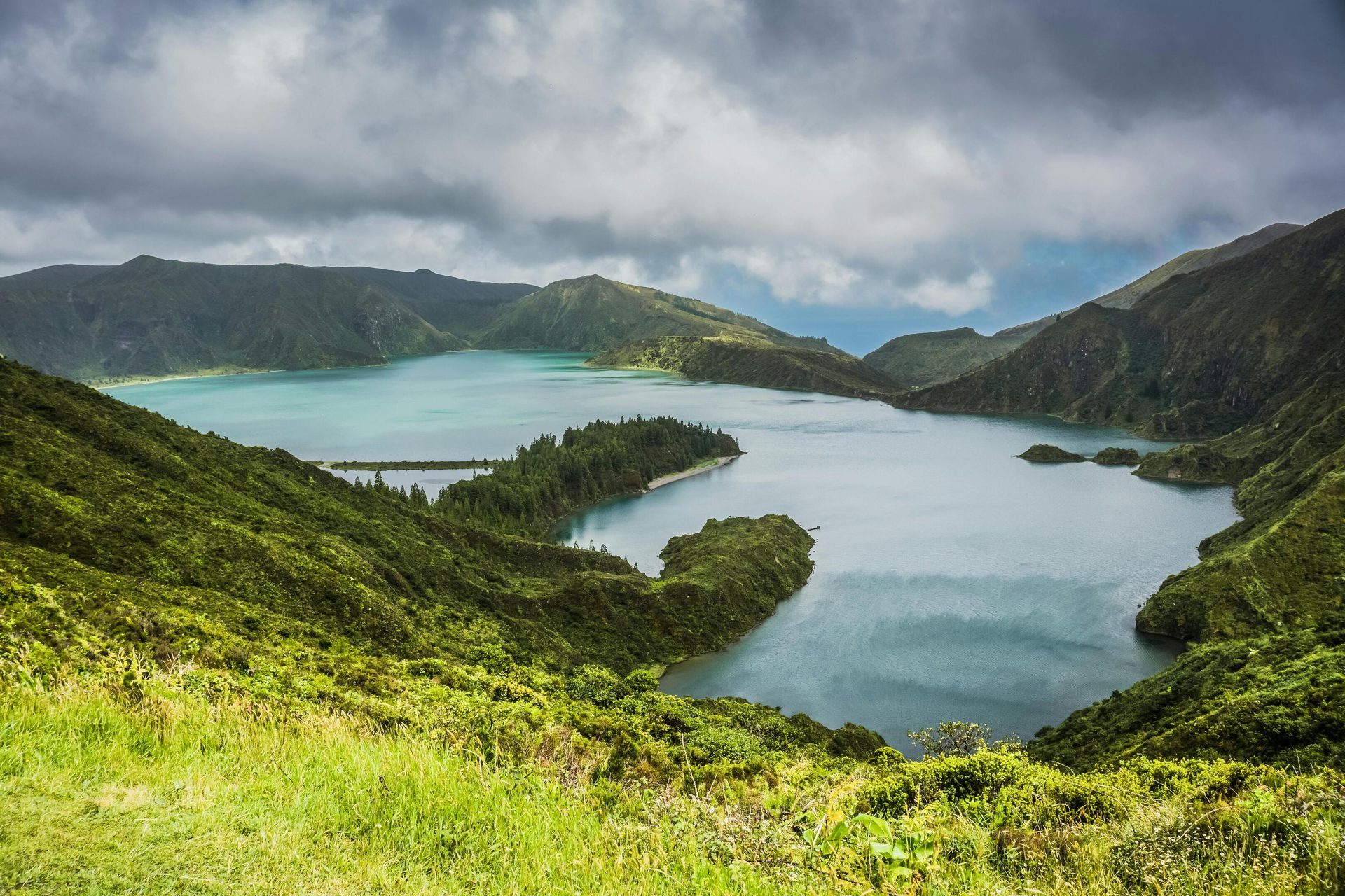 Natural landscape, Cloud, Water, Sky, Mountain, Plant, Green, Lake, Grass