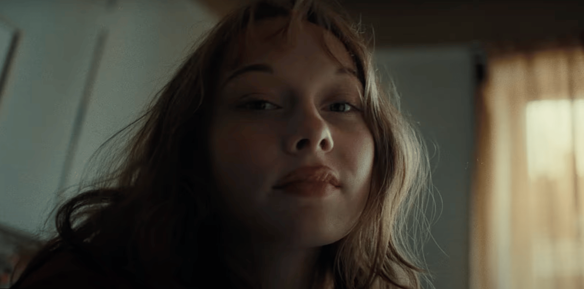 Flash photography, Nose, Cheek, Lip, Chin, Eyebrow, Mouth, Eyelash, Jaw