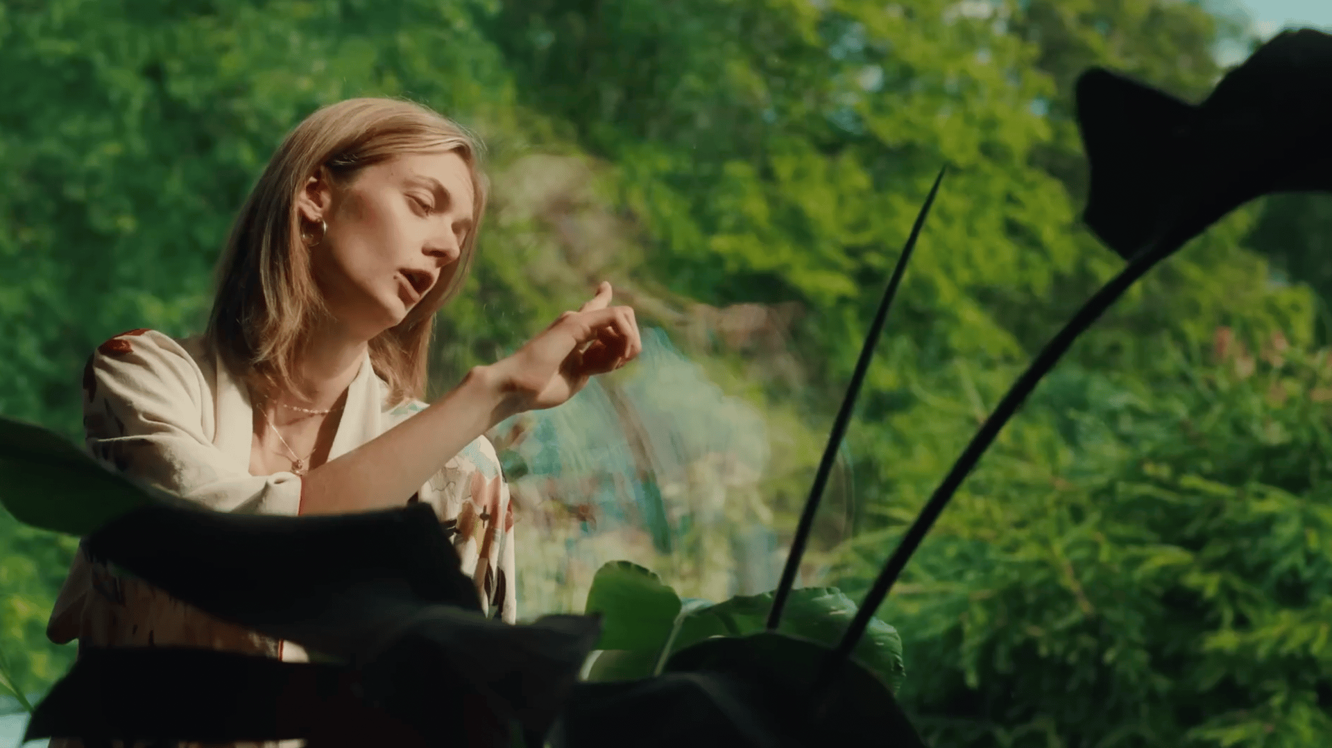 People in nature, Flash photography, Natural landscape, Plant, Happy, Sunlight, Gesture, Grass