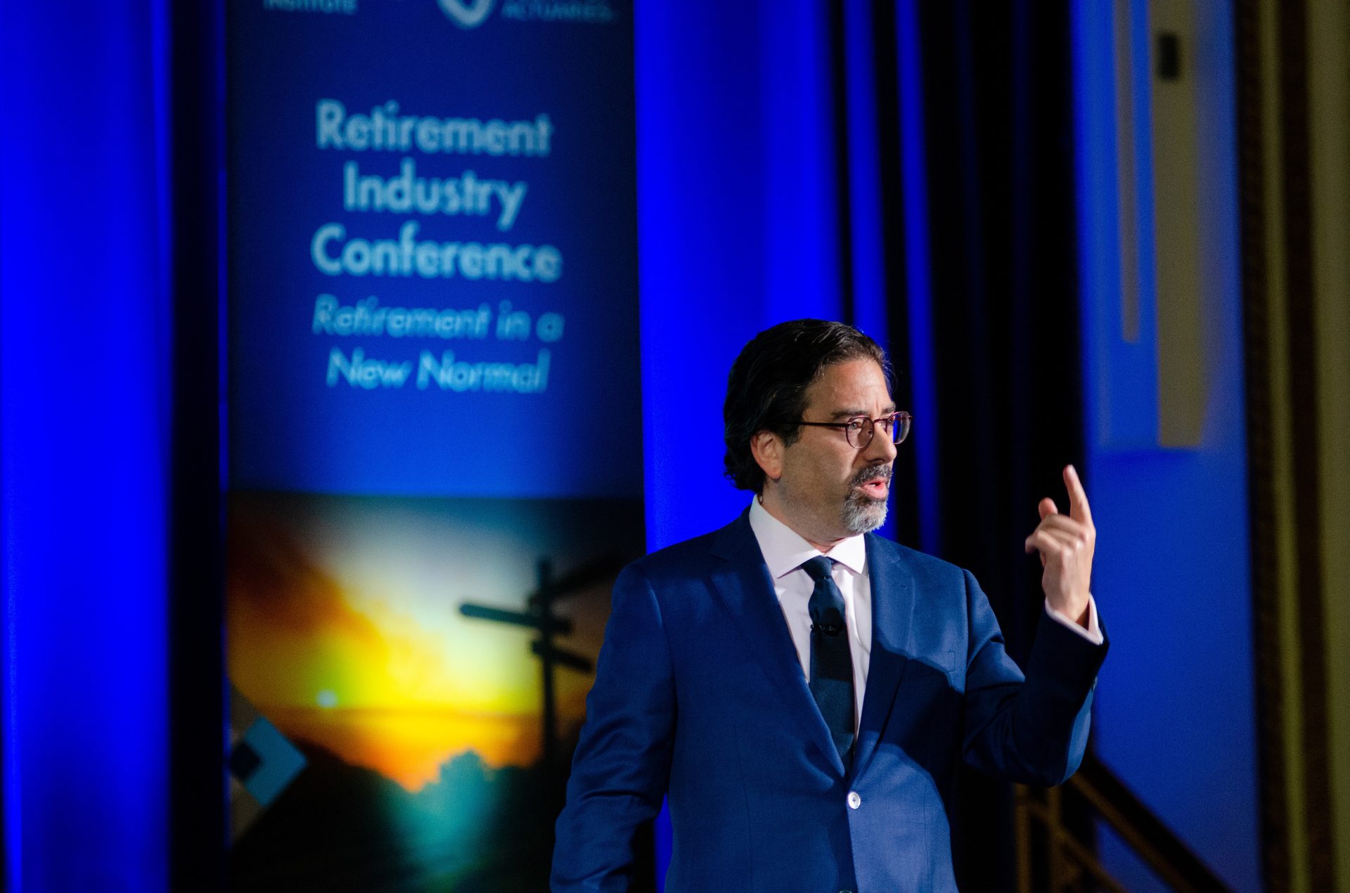 Microphone, Blue, Coat, World, Tie, Gesture, Spokesperson