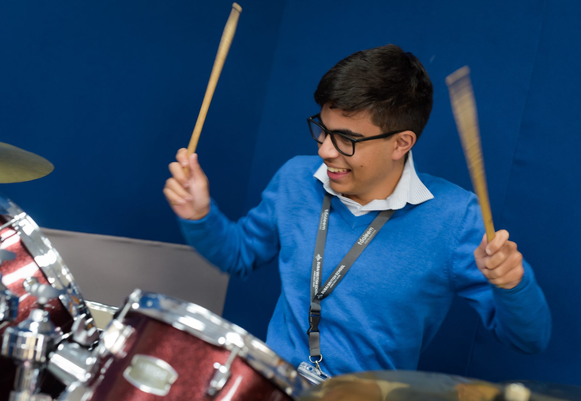 Musical instrument accessory, Membranophone, Idiophone, Drum, Musician, Cymbal, Drumhead, Music, Concert