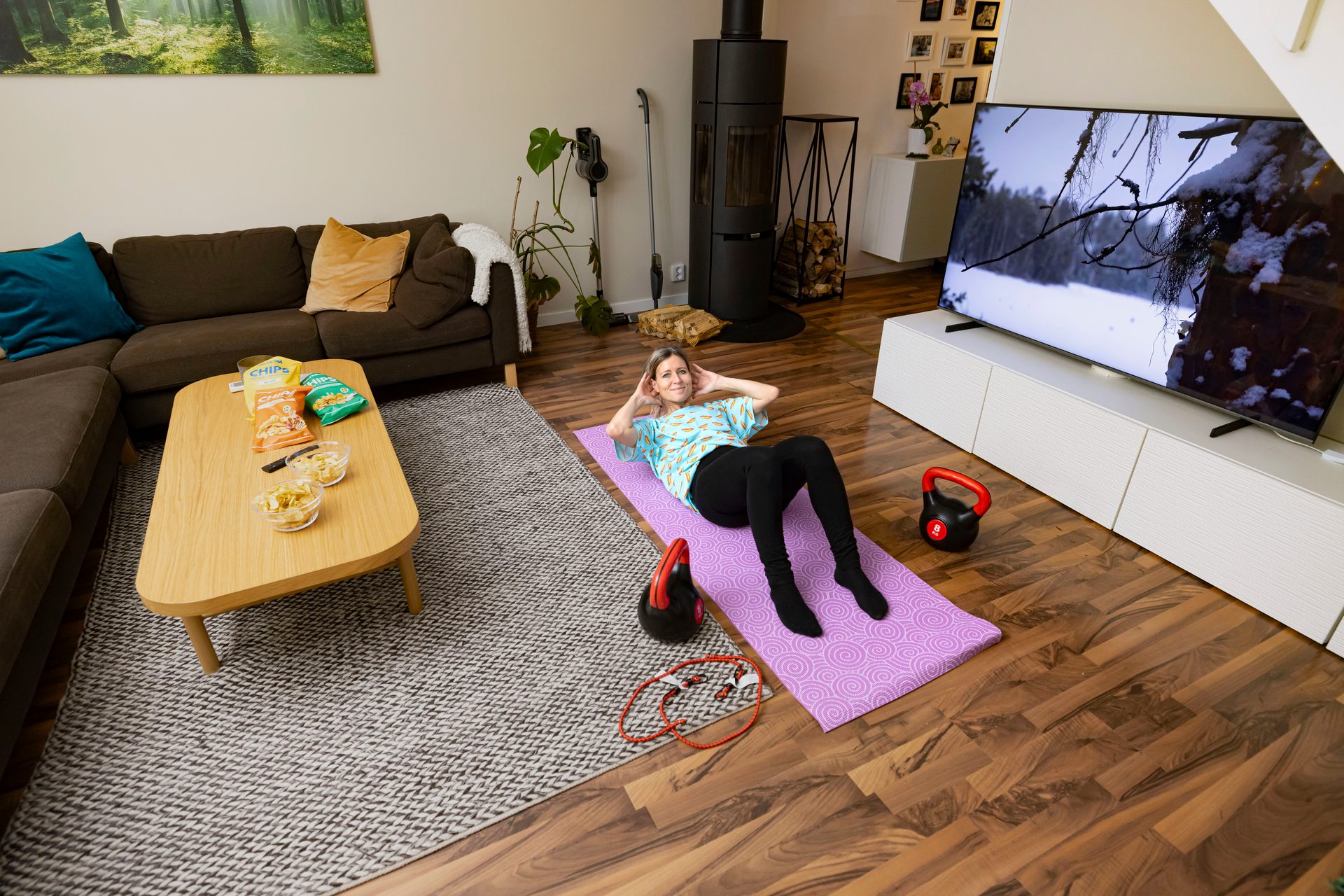 Interior design, Living room, studio couch, Furniture, Table, Comfort, Wood, Flooring, Floor