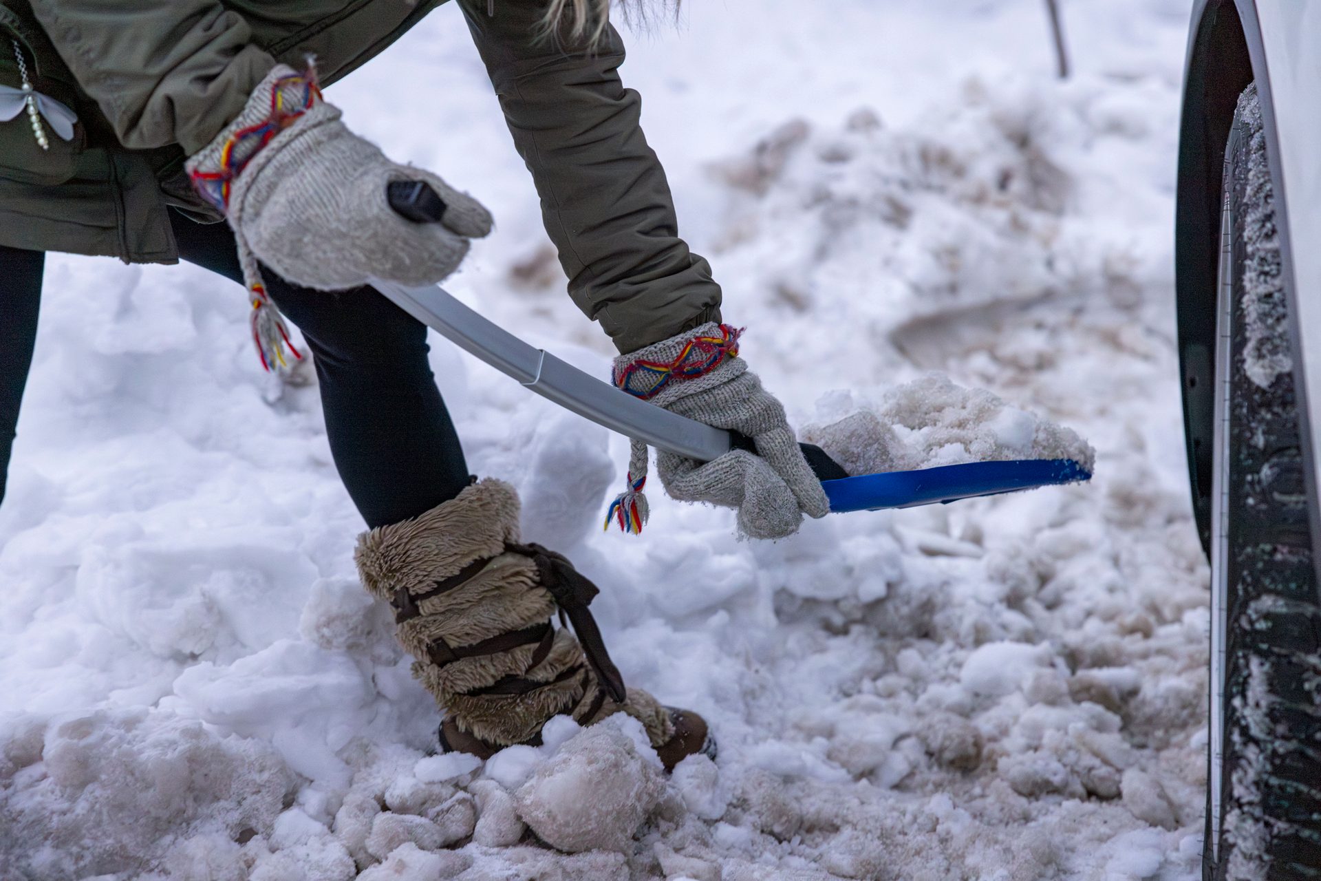 Outdoor recreation, Snow, Glove, Slope, Freezing