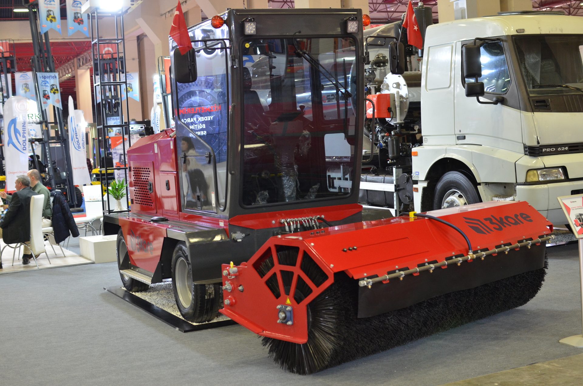 Land vehicle, Automotive tire, Wheel, Car, Asphalt, Truck