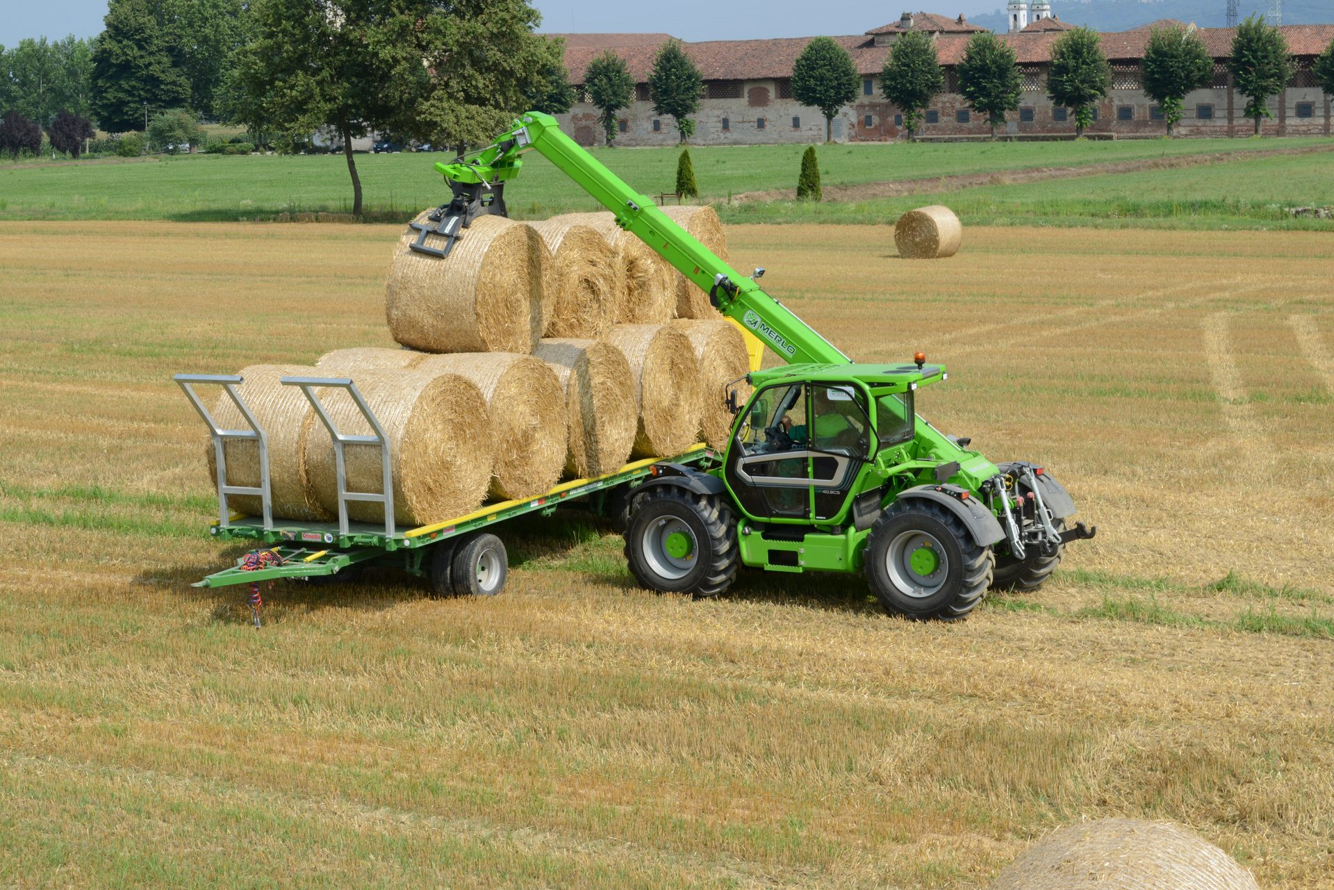 Automotive tire, Agricultural machinery, Wheel, Vehicle, Plant, Tractor, Tree, Agriculture, Grassland