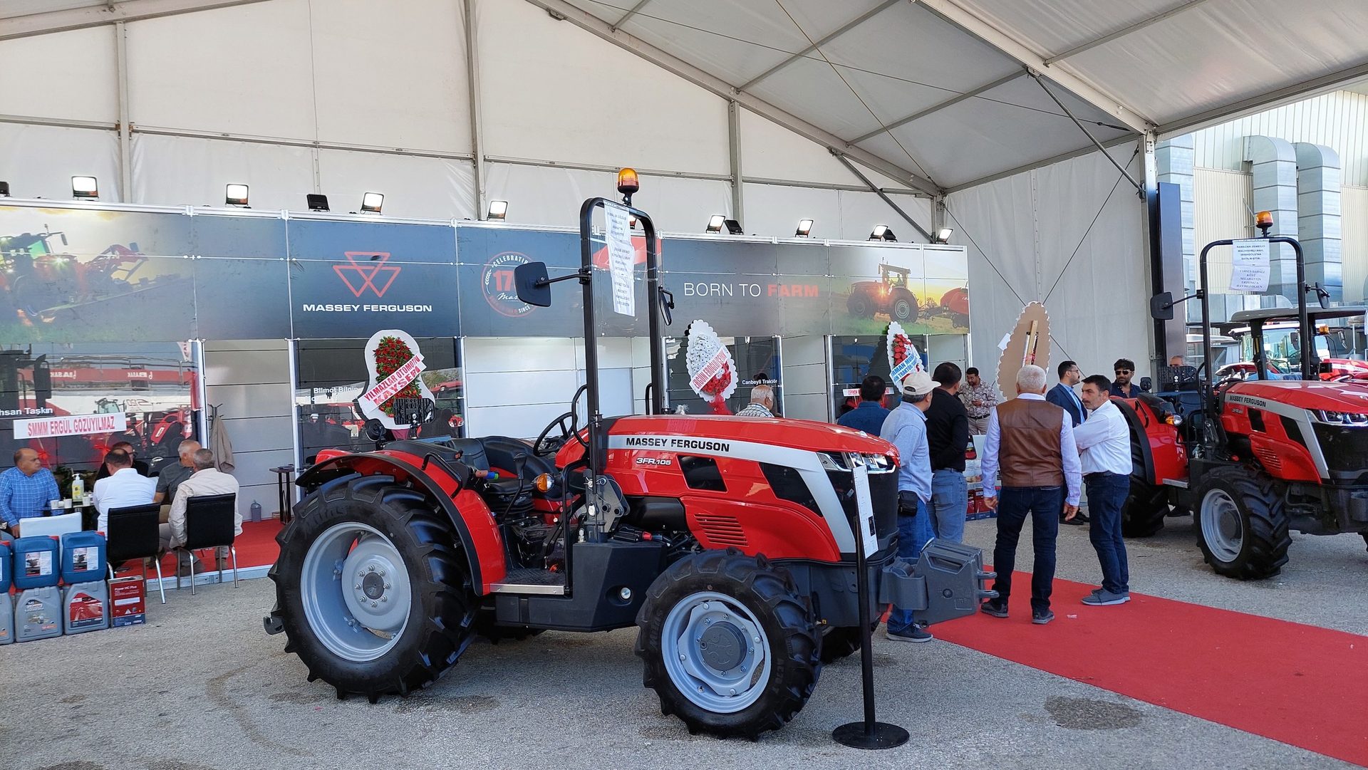 Automotive tire, Motor vehicle, Wheel, Tread, Tractor, Fender