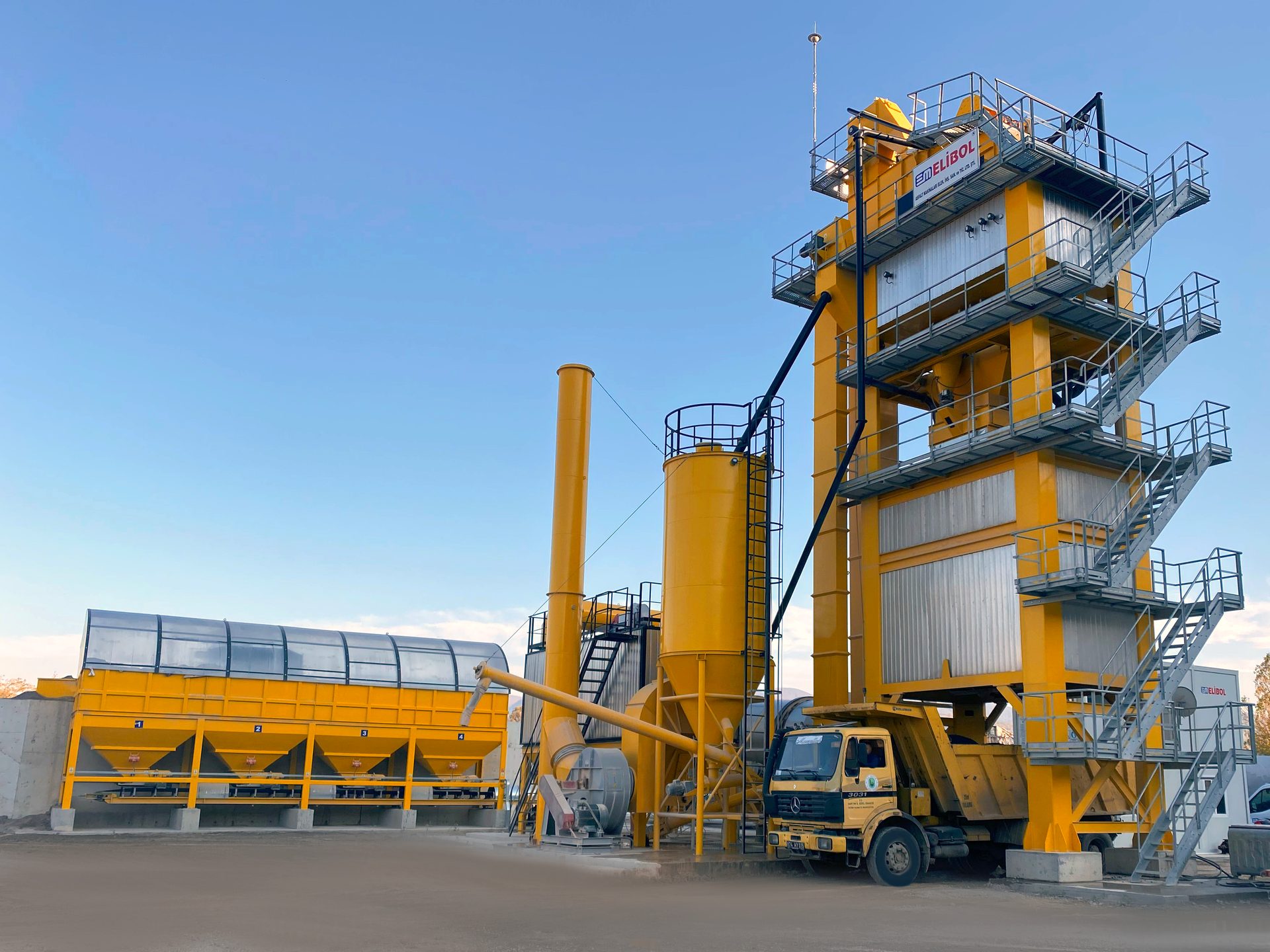 Sky, Vehicle, Wheel, Tire, Asphalt