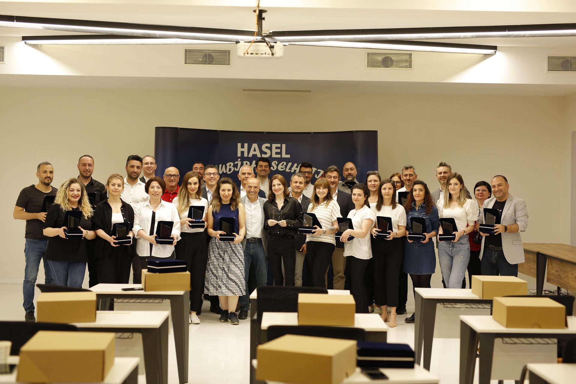 hasel, plaket, t&#xF6;ren
