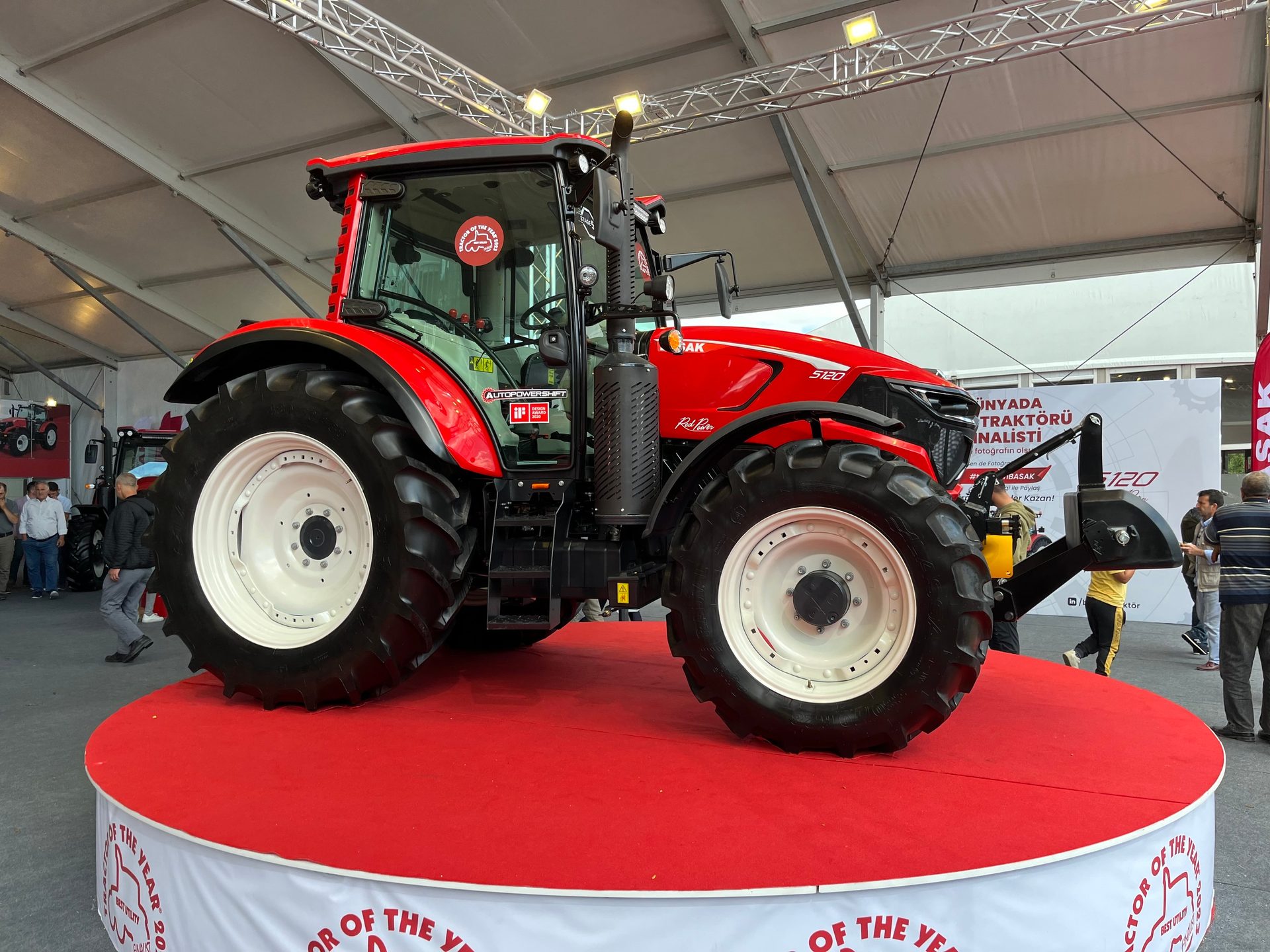 Land vehicle, Automotive tire, Wheel, Tractor, Tread