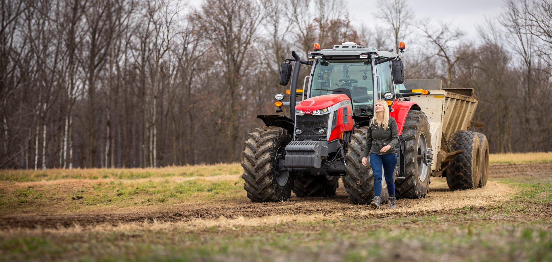 Motor vehicle, Automotive tire, Agricultural machinery, Wheel, Tractor, Tree, Tread, Plant