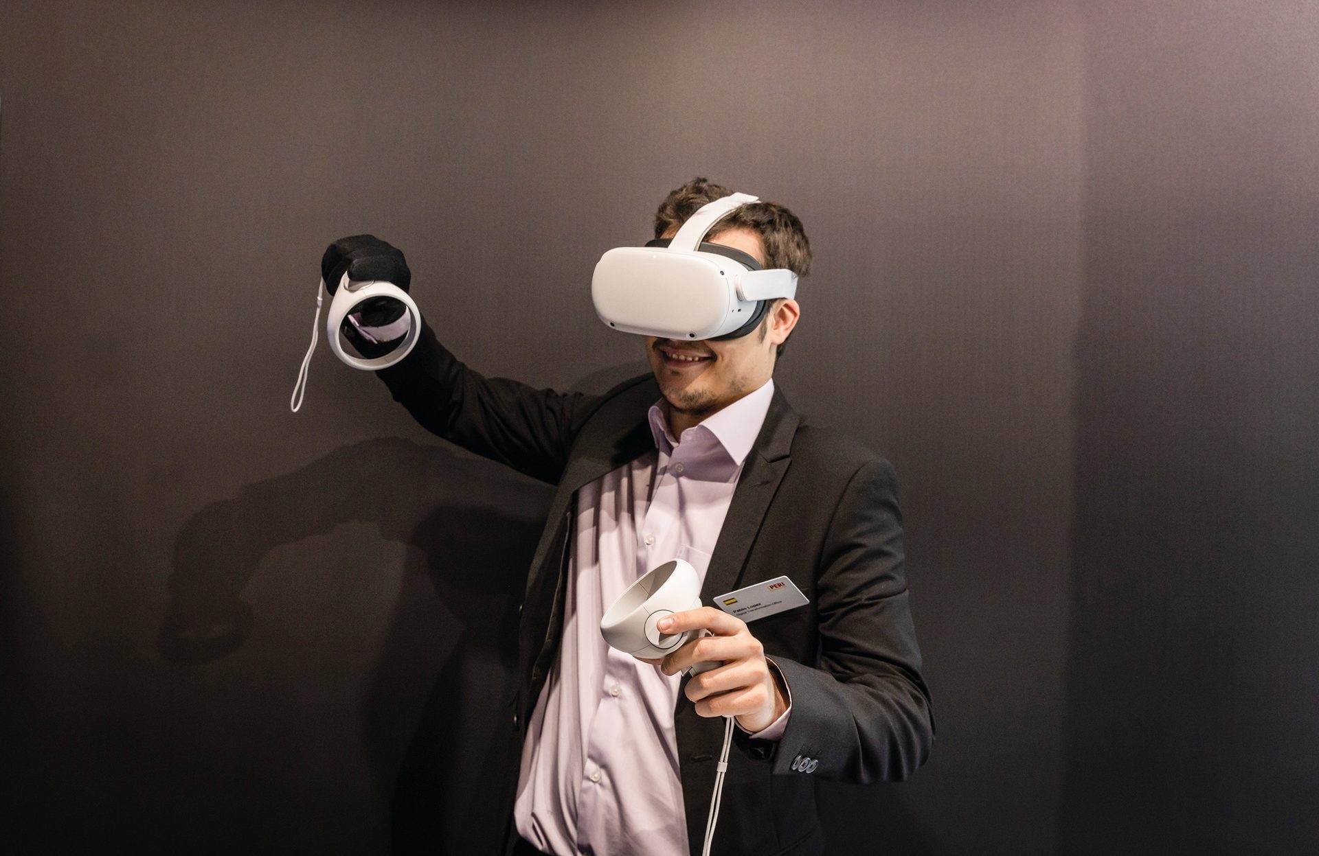 Flash photography, Hand, Sleeve, Gesture, Eyewear