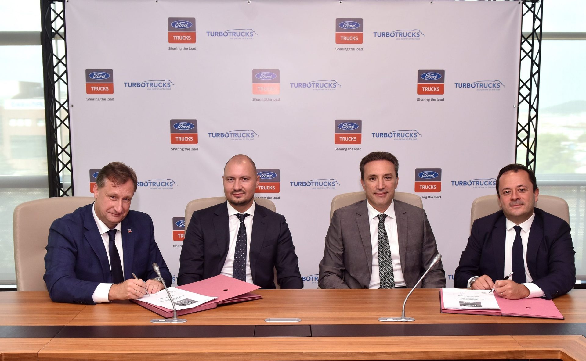 Table, Product, Tie, Desk, Suit, Smile