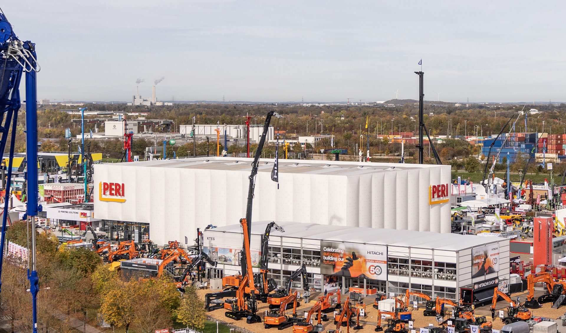 Urban design, Sky, Building, Plant