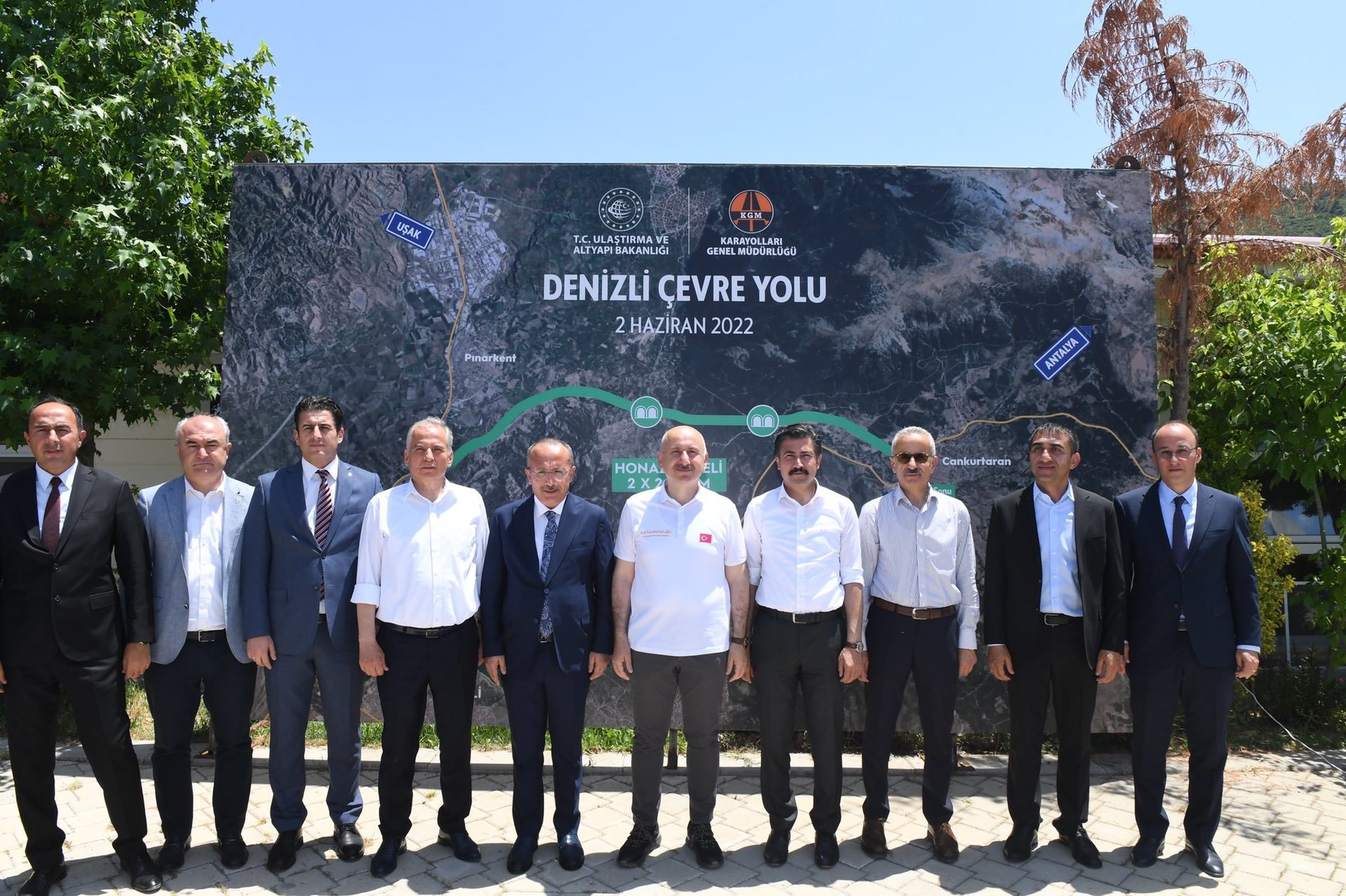 Public space, Plant, Sky, Smile, Tree, Tie, Leisure, Suit