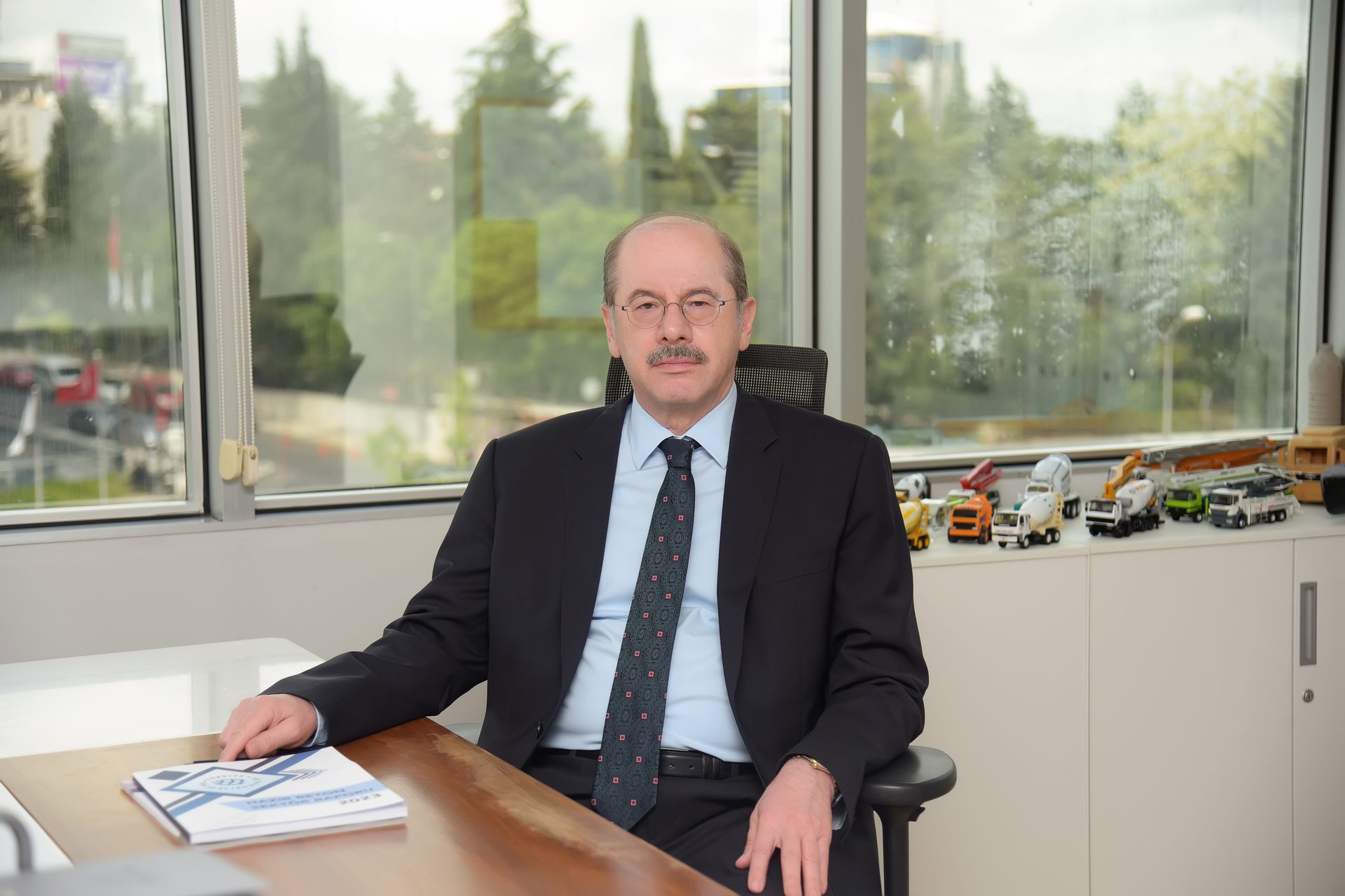 Table, Furniture, Tie, Coat, Window, Suit