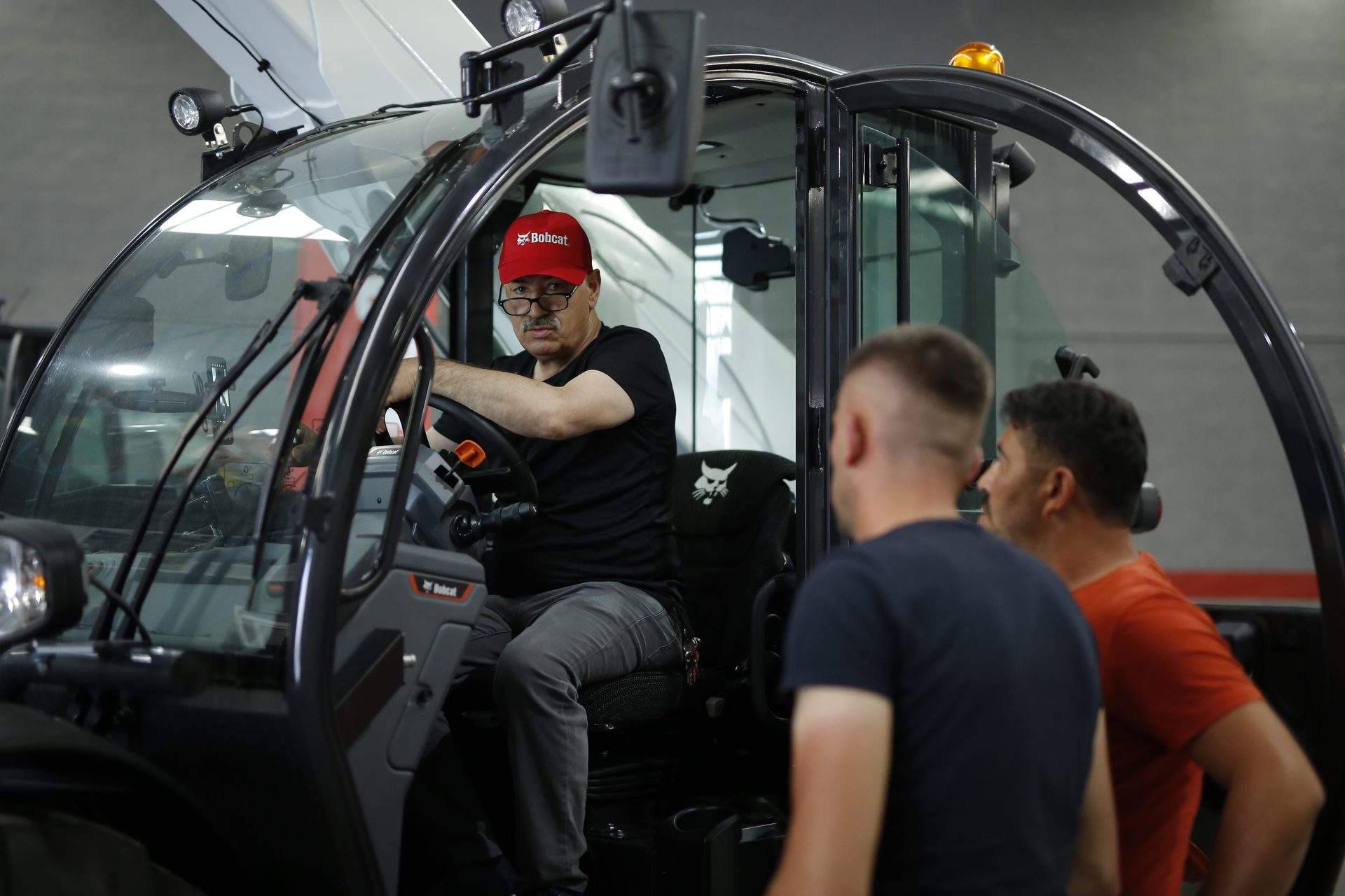 Motor vehicle, Automotive design, Helicopter pilot, Sunglasses, Workwear, Aircraft, Rotorcraft
