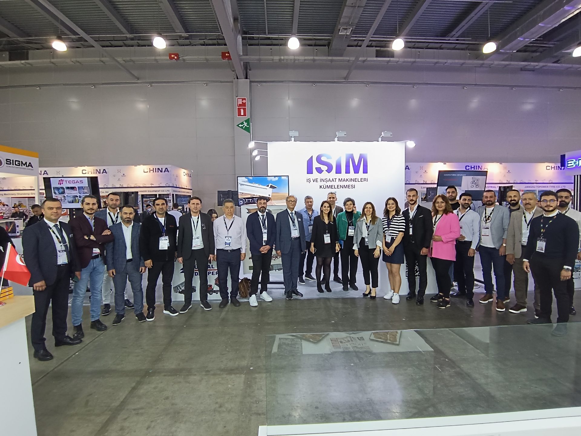 Automotive design, Trousers, Floor, Flooring