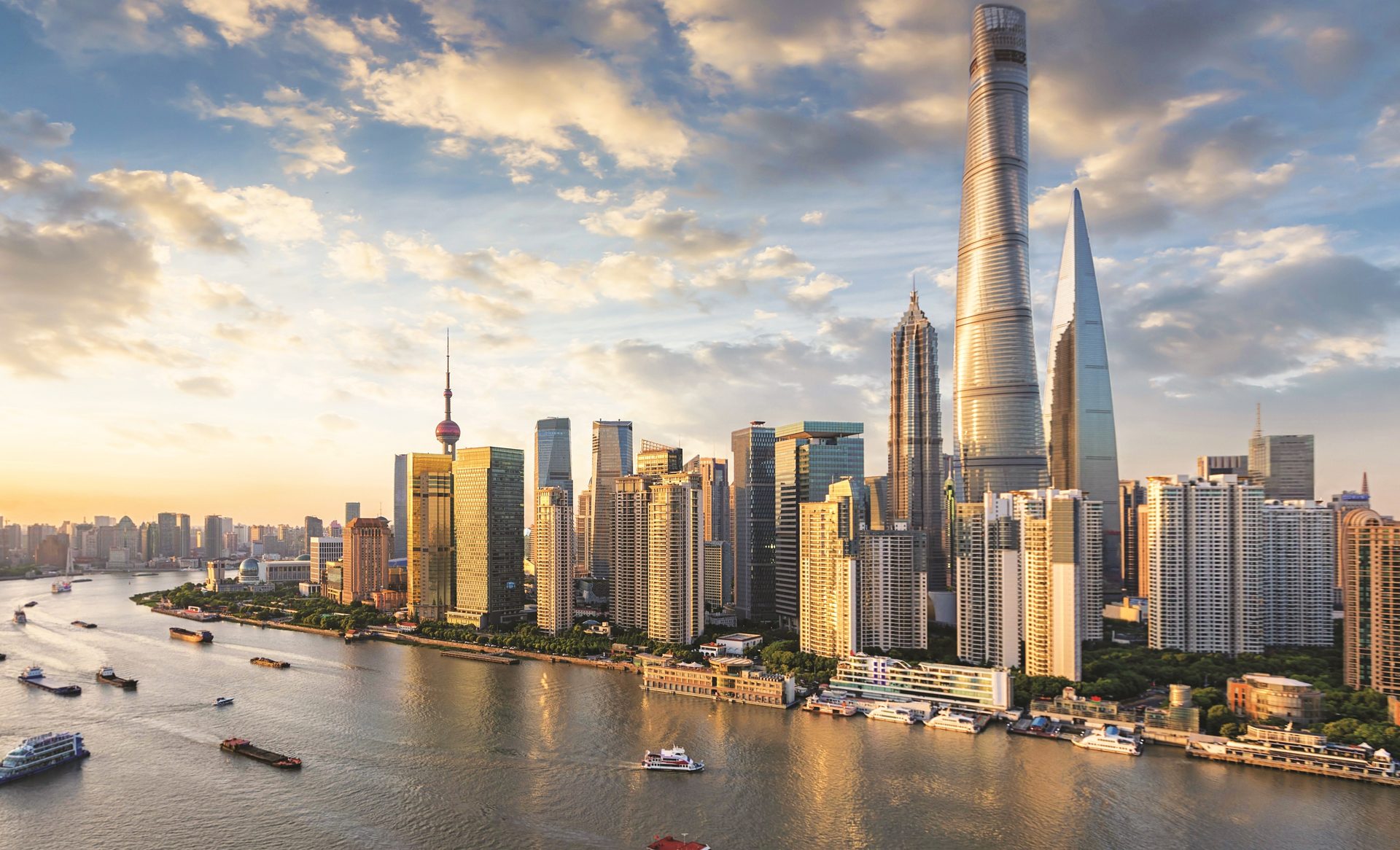 Water resources, Cloud, Skyscraper, Sky, Building, Atmosphere, Daytime, Boat, World