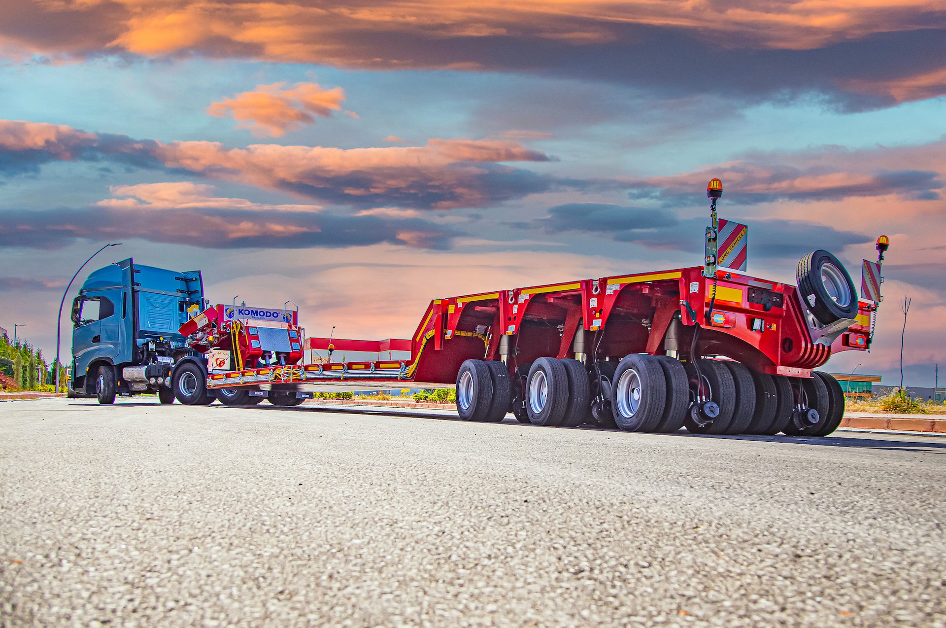 Motor vehicle, Automotive tire, Cloud, Wheel, Sky, Truck, Tread, Asphalt