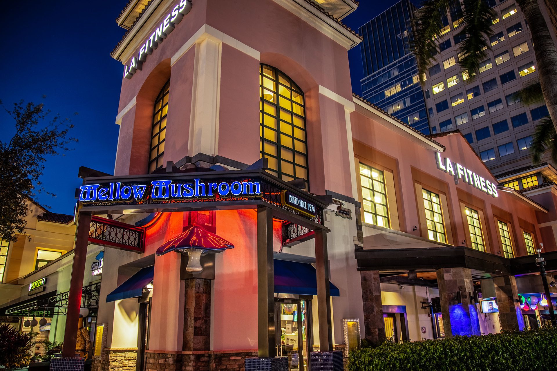 Mellow mushroom, architecture photography. signage photography, Jupiter, florida, Drone Photography, Architecture Photography, Tower block, Urban design, Cloud, Plant, Sky, Tree, Building, Dusk, Condominium