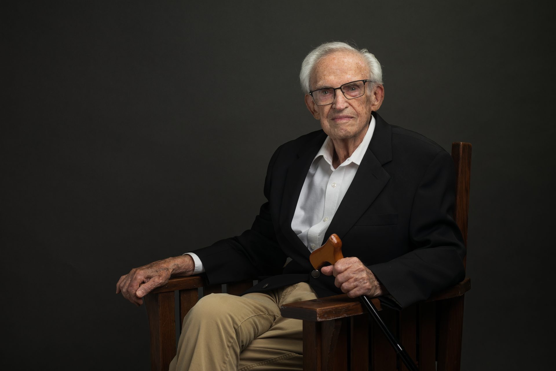 Headshot, photo, studio, photography, Suit trousers, Hand, Sleeve, Gesture, Collar