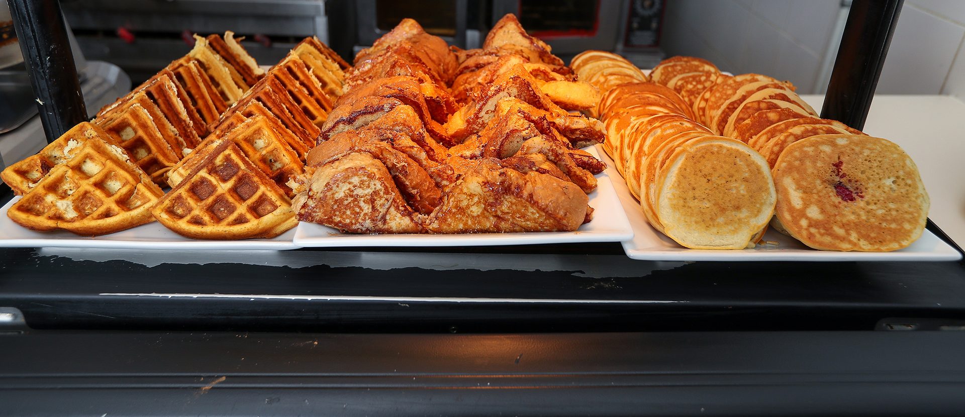 Finger food, Belgian waffle, Ingredient, Breakfast, Dessert, Baking, Cooking