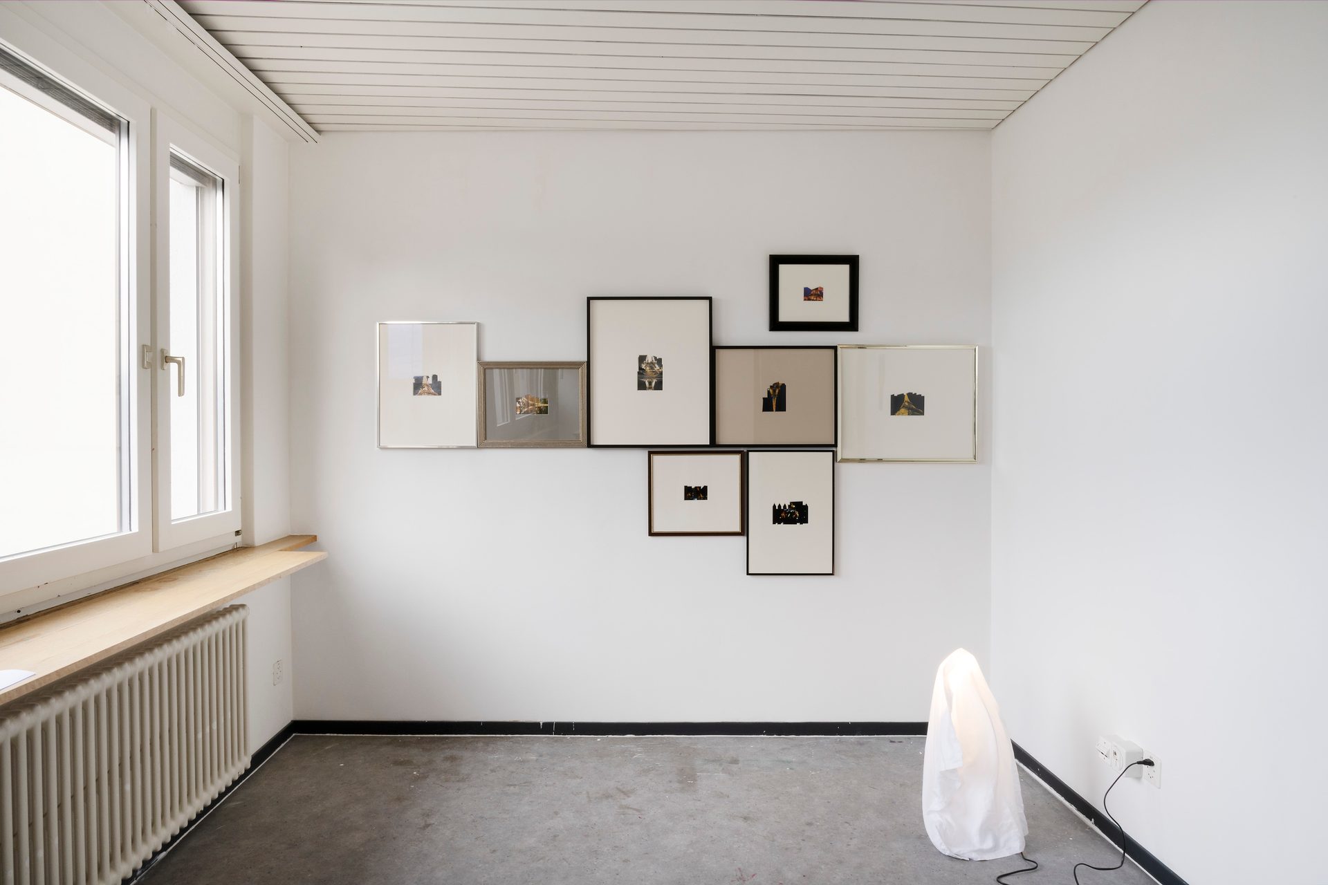 Picture frame, Interior design, Window, Fixture, Rectangle, Wood, Architecture, Flooring, Hall, Floor
