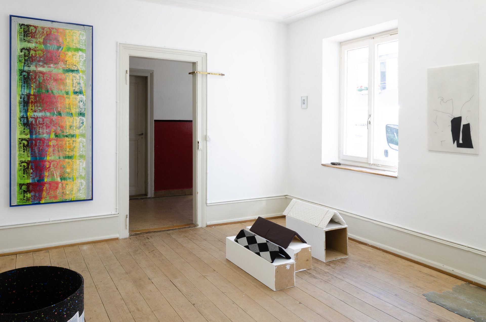 Interior design, Living room, Property, Wood, Window, Building, Fixture, Flooring, Floor, Paint