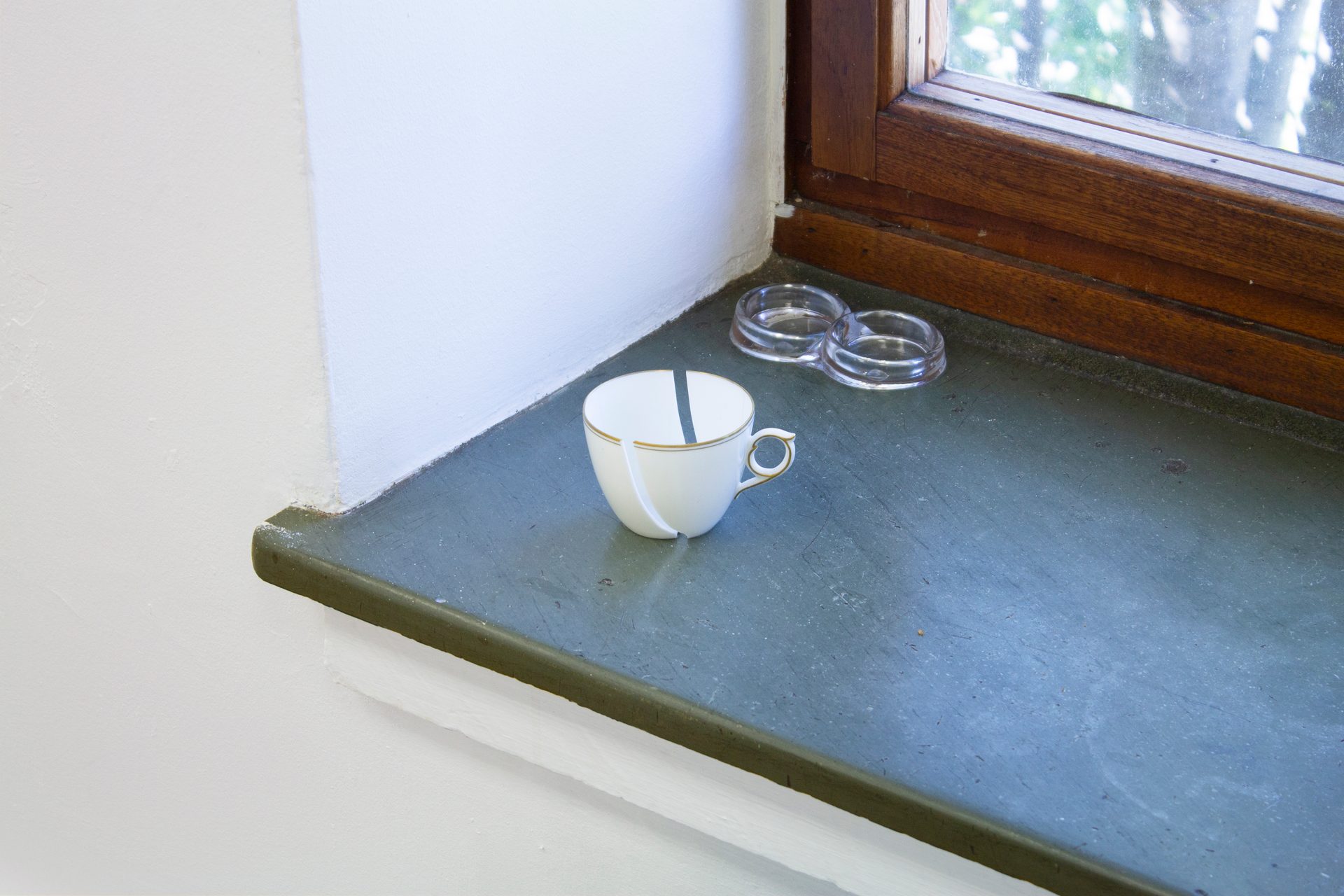 Tableware, Drinkware, Dishware, Cup, Wood, Table, Window, Serveware, Rectangle, Flooring