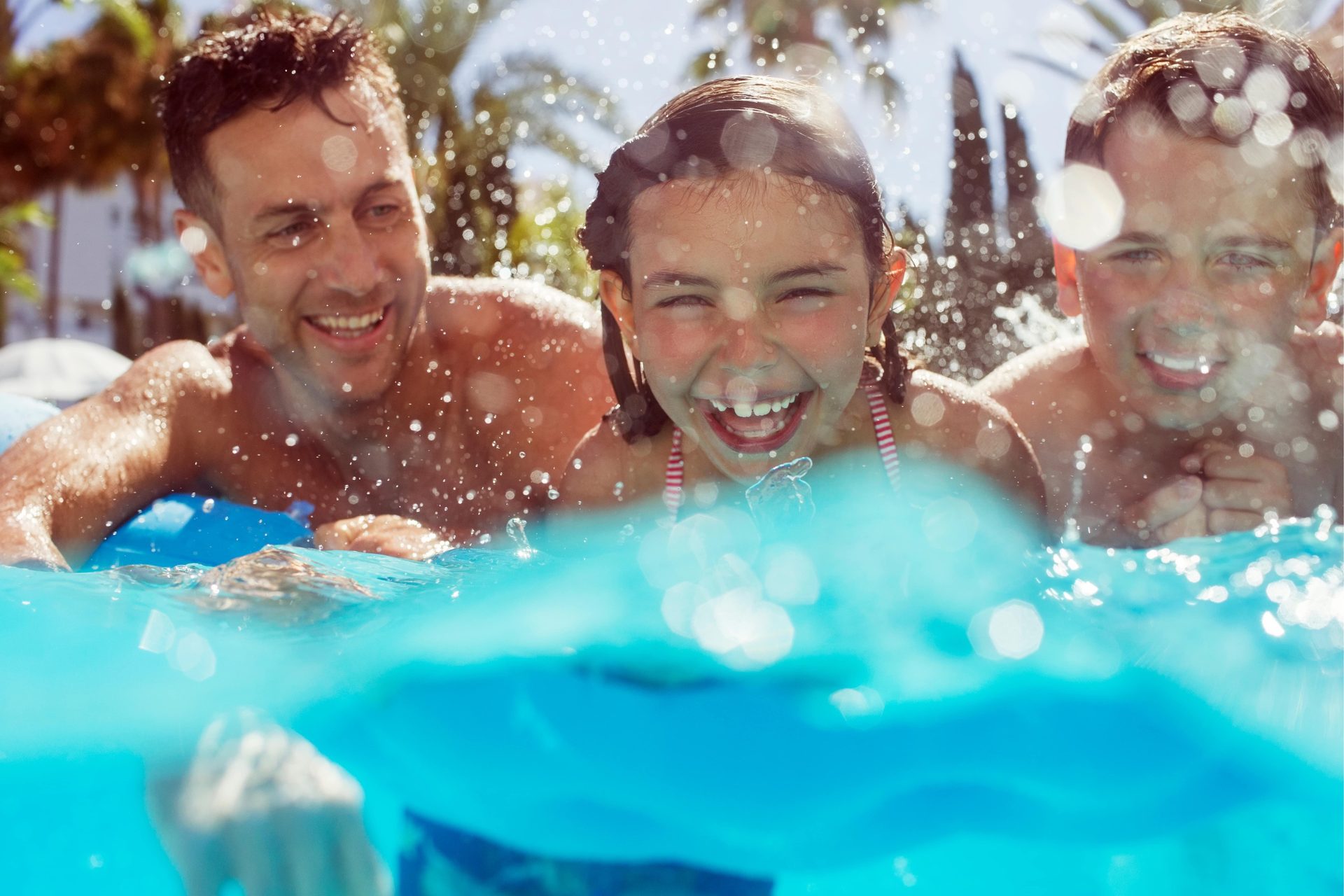 Facial expression, Outdoor recreation, Happiness, Smile, Summer, Fun, Leisure, Fluid, Vacation