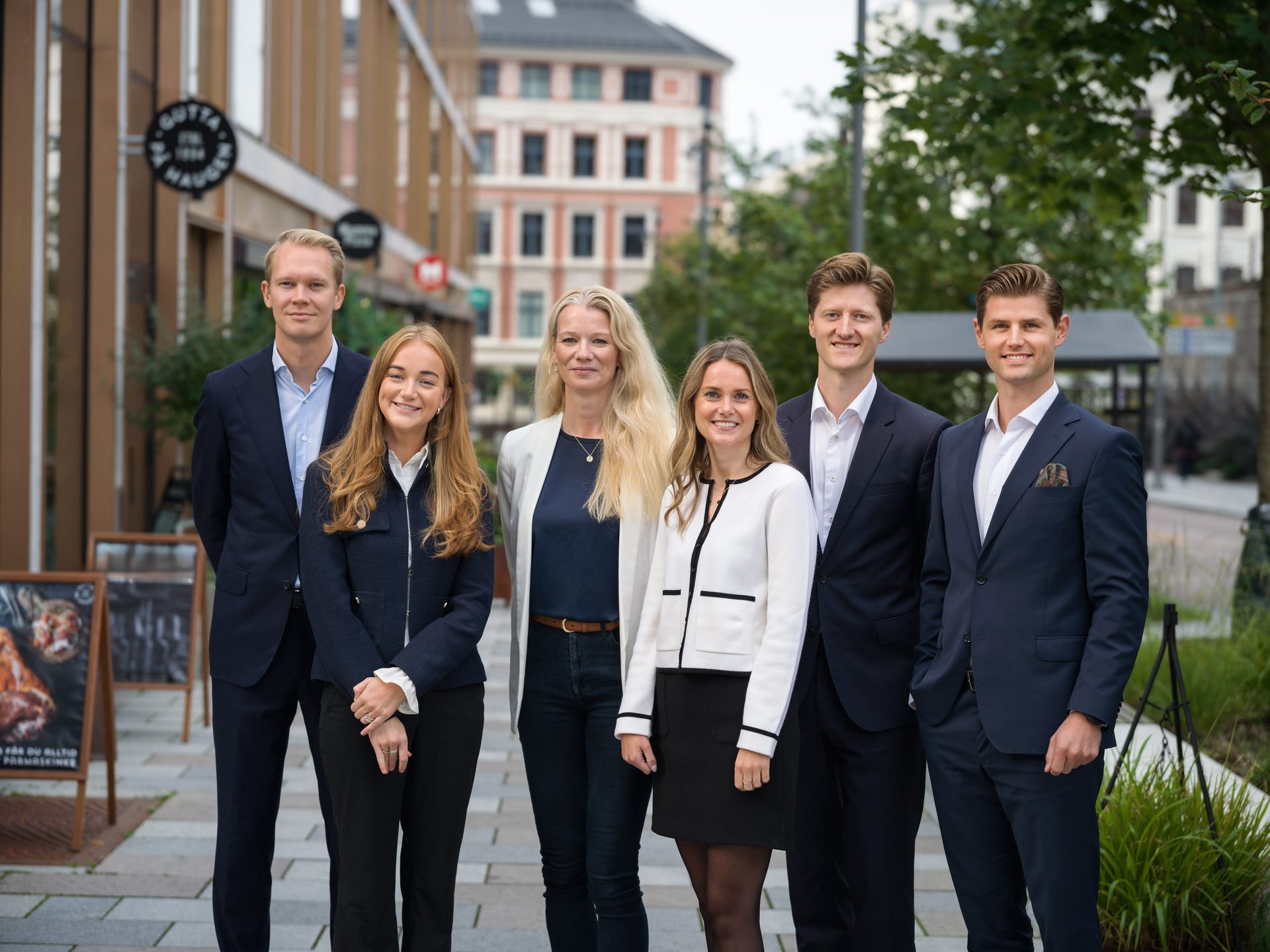 Suit trousers, Smile, Plant, Window, Collar