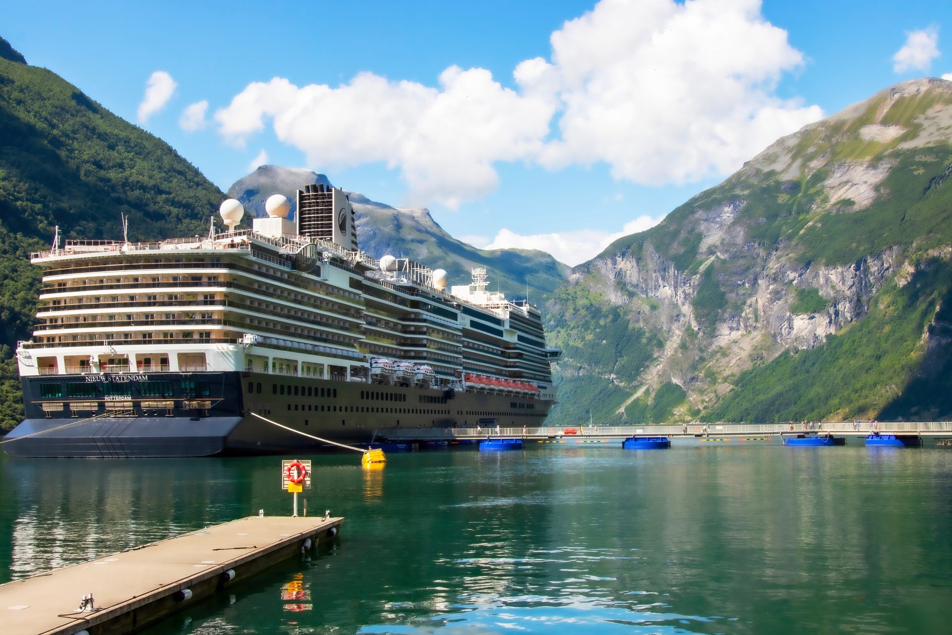 Water resources, Naval architecture, Cruise ship, Cloud, Sky, Mountain, Boat, Travel, Vehicle