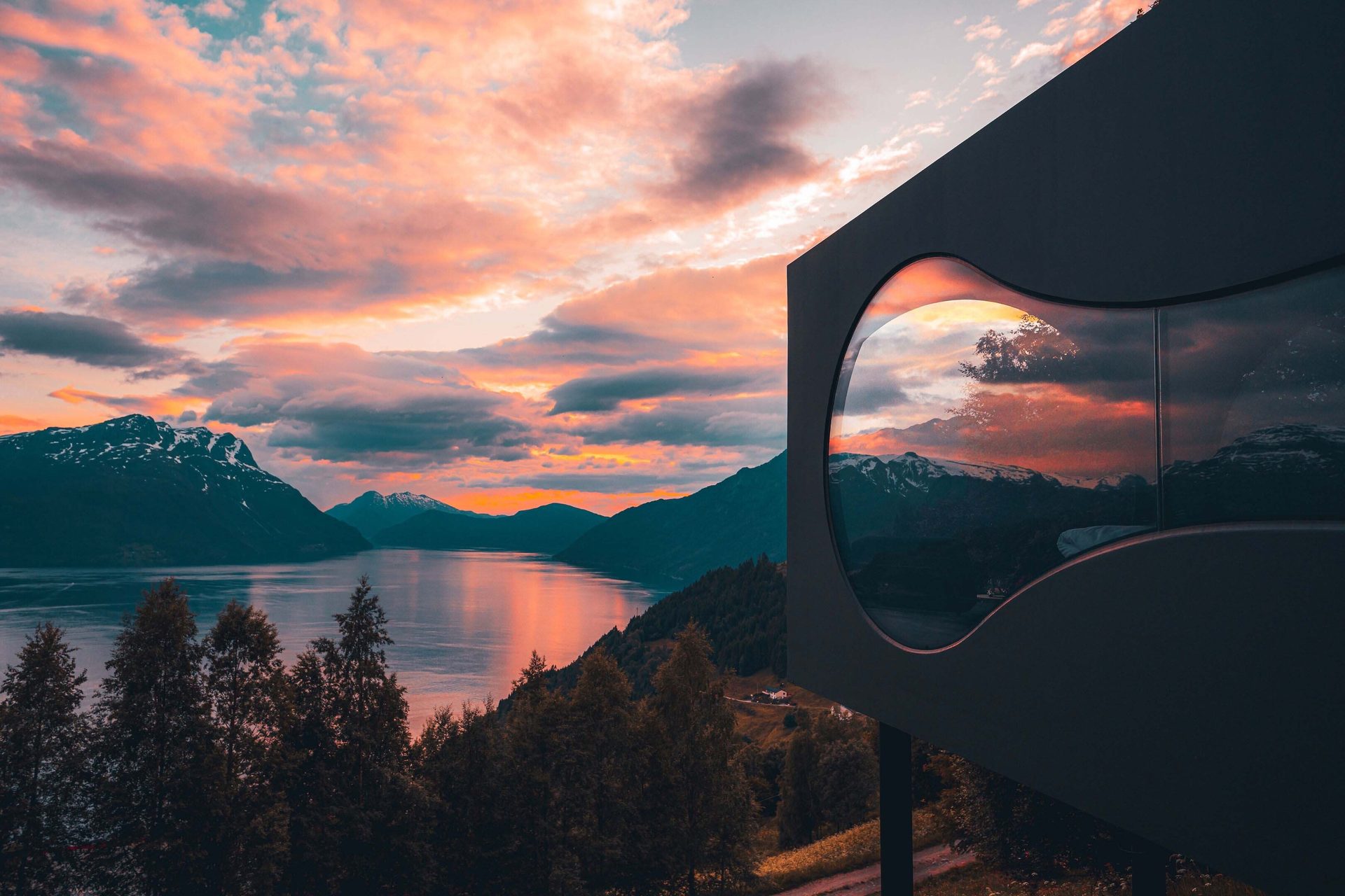 Water resources, Natural landscape, Cloud, Sky, Afterglow, Mountain, Dusk, Orange, Sunlight