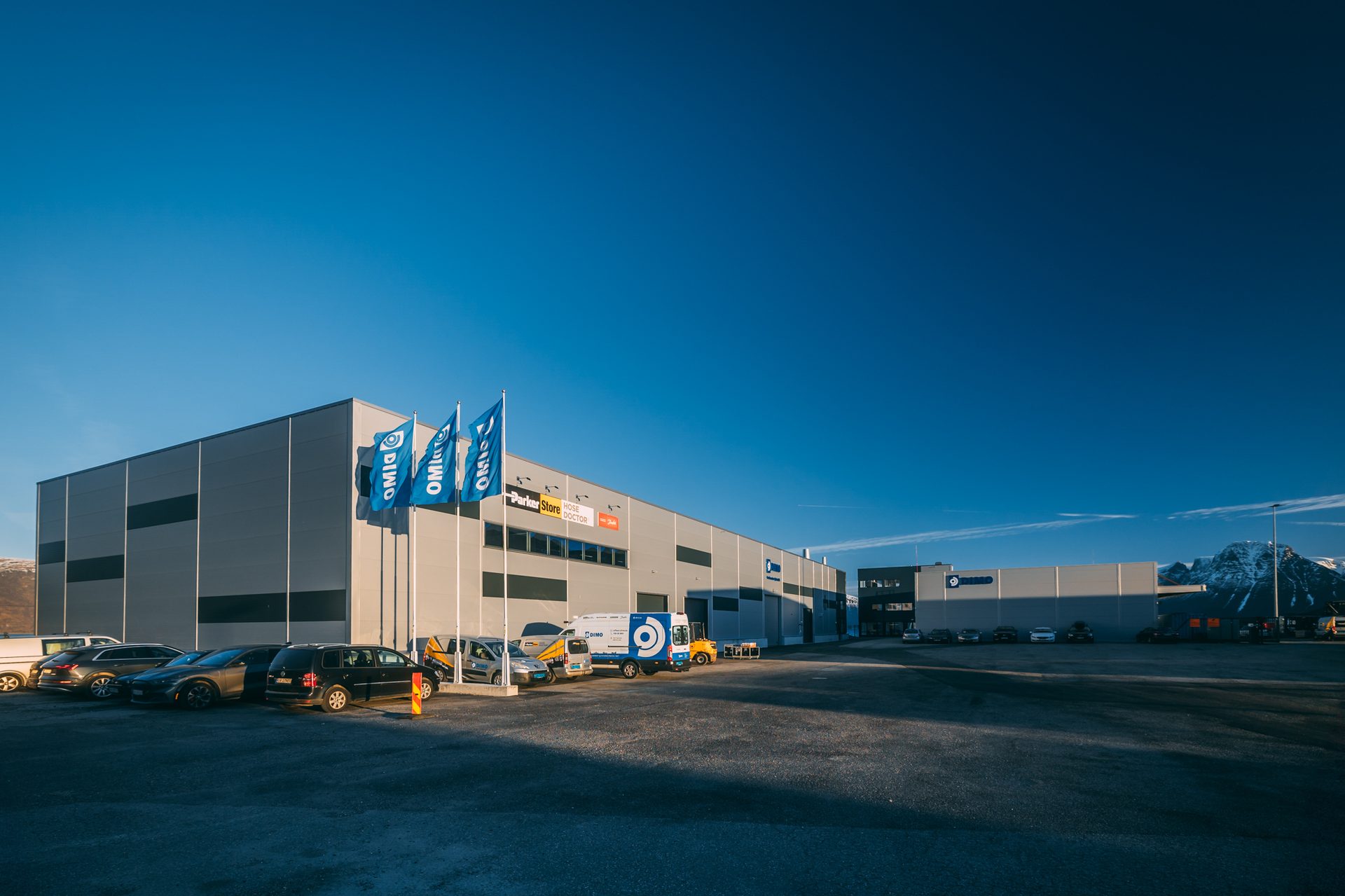 Composite material, Commercial building