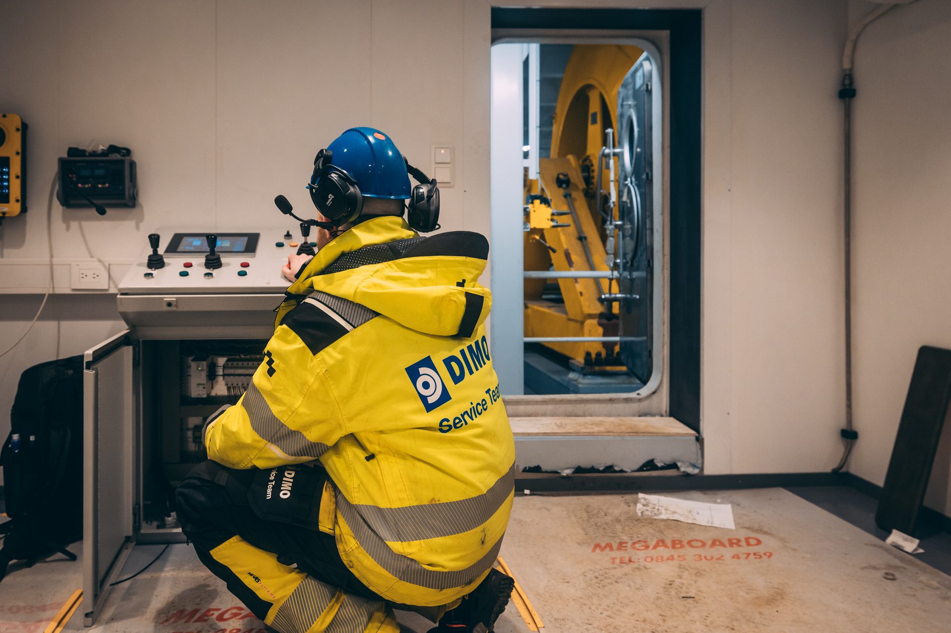 Personal protective equipment, High-visibility clothing, Workwear, Helmet, Machine