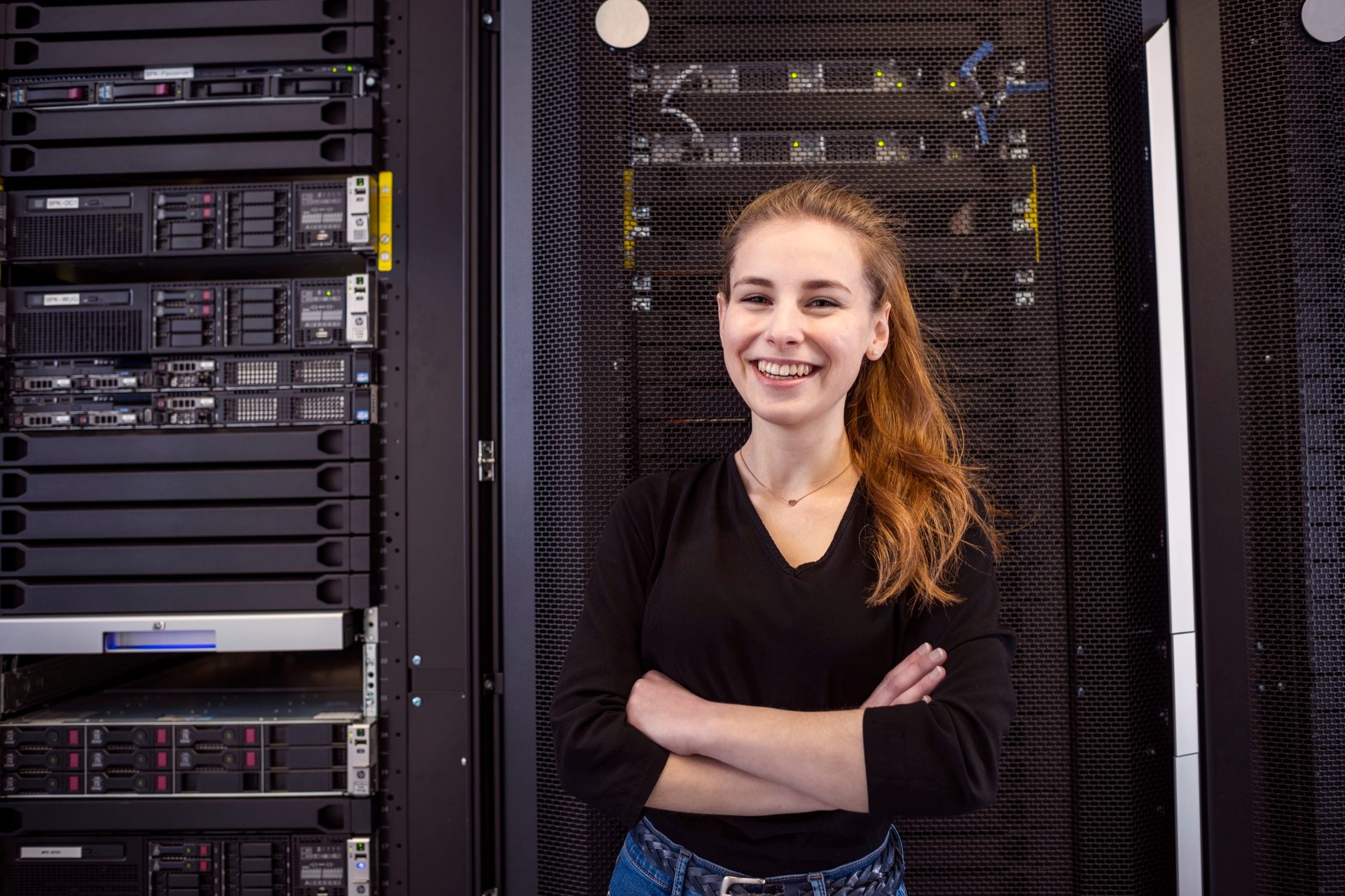 Electronic device, Computer cluster, Technology