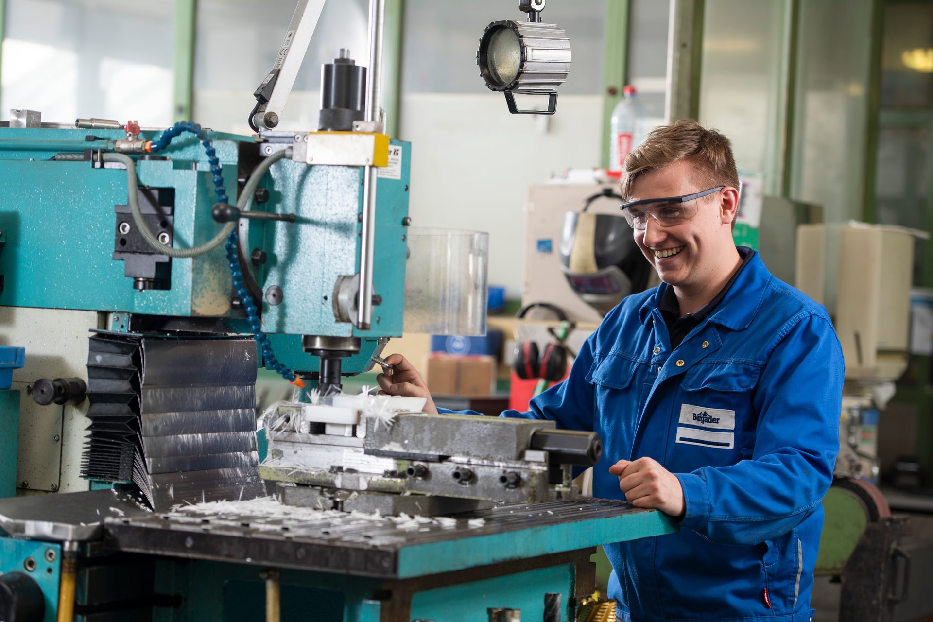 Blue-collar worker, Machine tool, Industry, Workwear, Job, Technology, Metalworking, Engineering, Engineer
