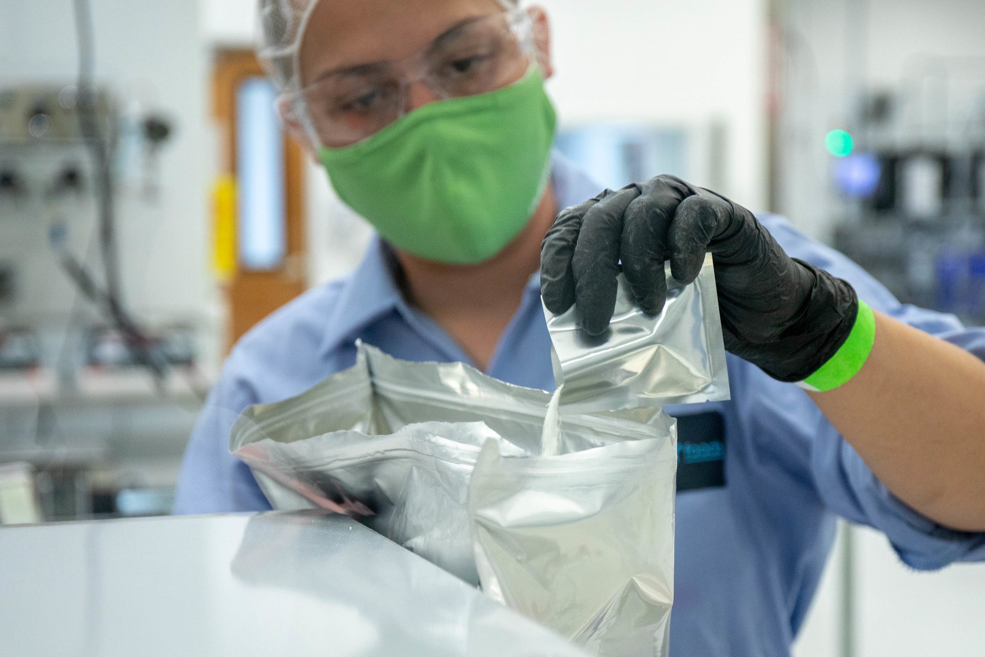 Safety glove, Health care, Sleeve, Medical, Research