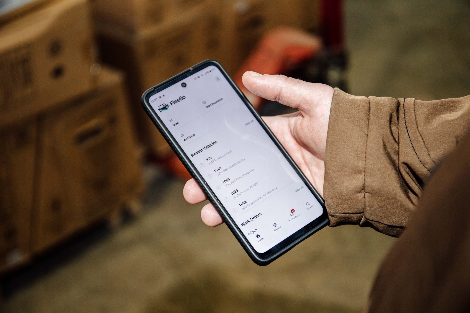 Portable communications device, Mobile phone, Hand, Gadget, Gesture, Finger, Telephony