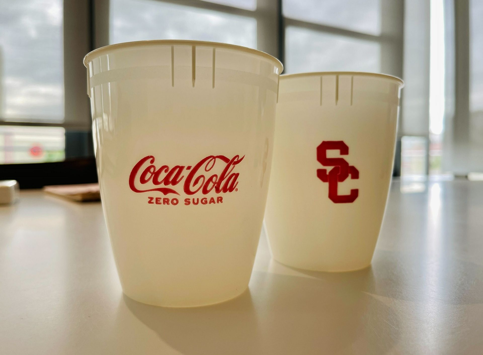 Pint glass, Material property, Drinkware, Tableware, Cup, Table, Drink