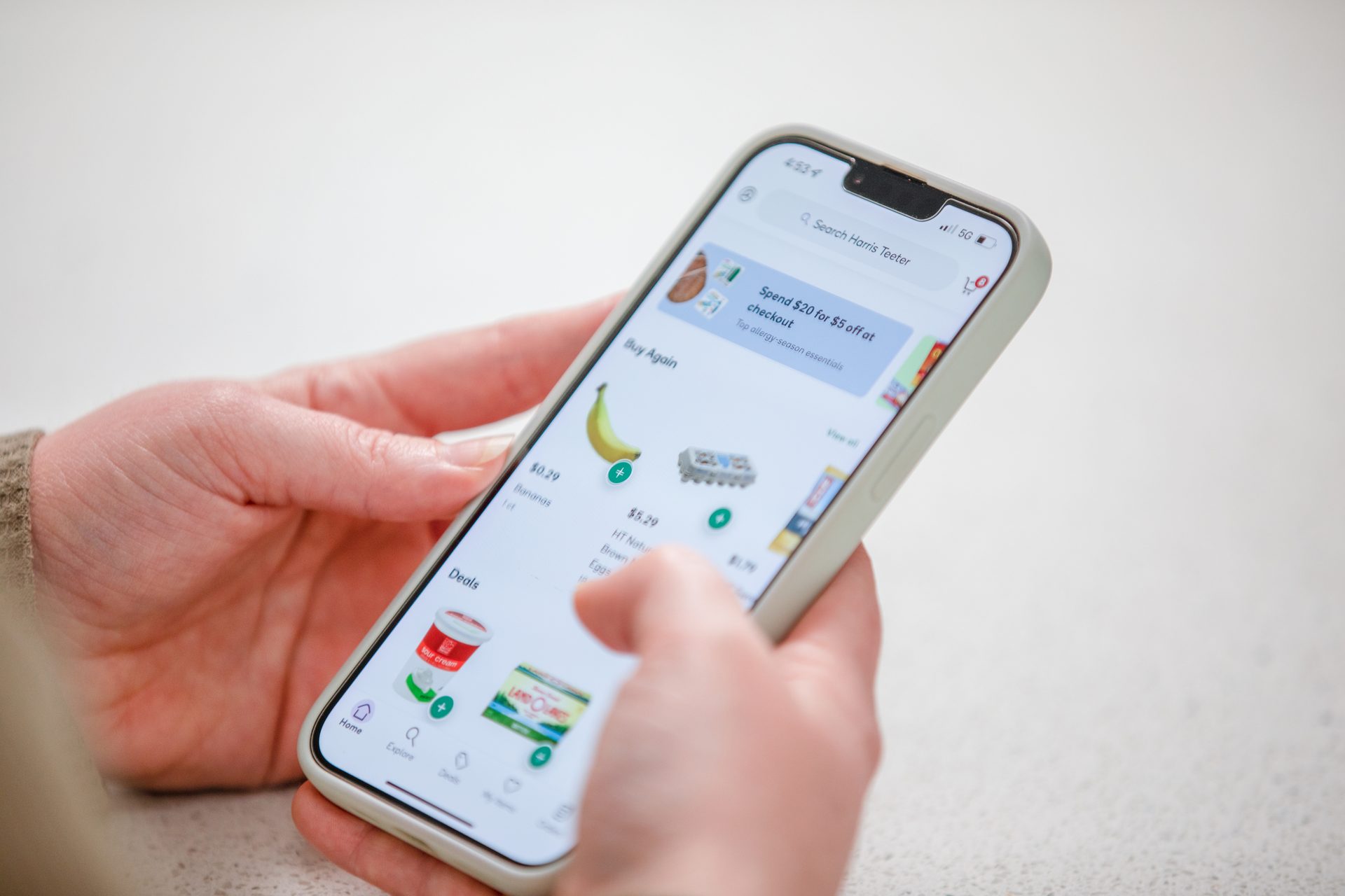 Portable communications device, Mobile phone, Hand, Telephony, Telephone, Gesture, Thumb, Finger