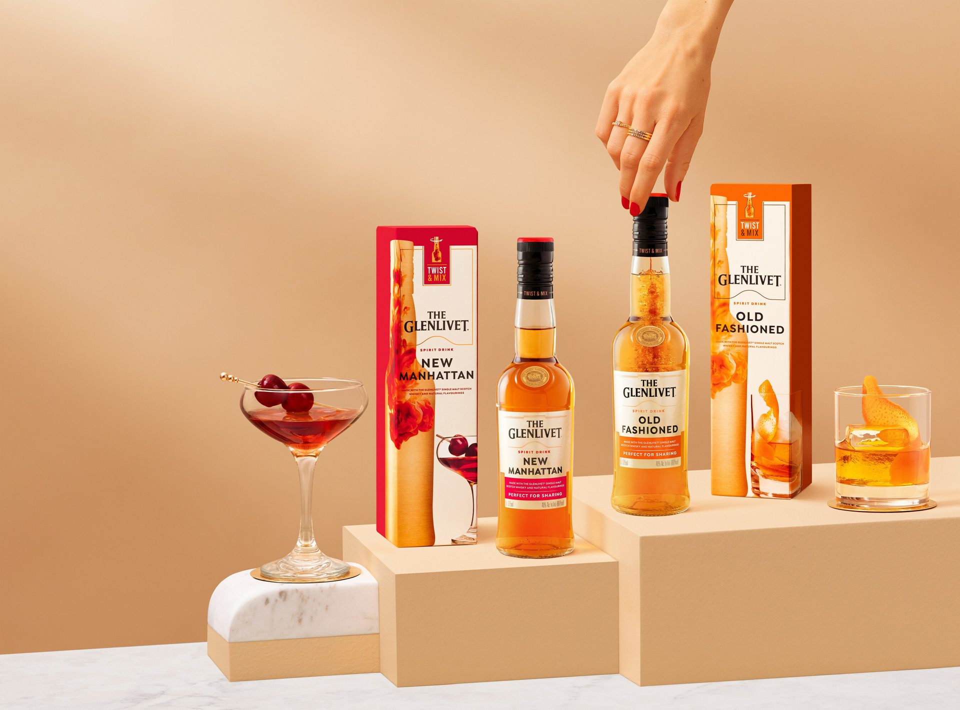 Glass bottle, Alcoholic beverage, Liquid, Orange, Fluid, Drink, Wine, Solution