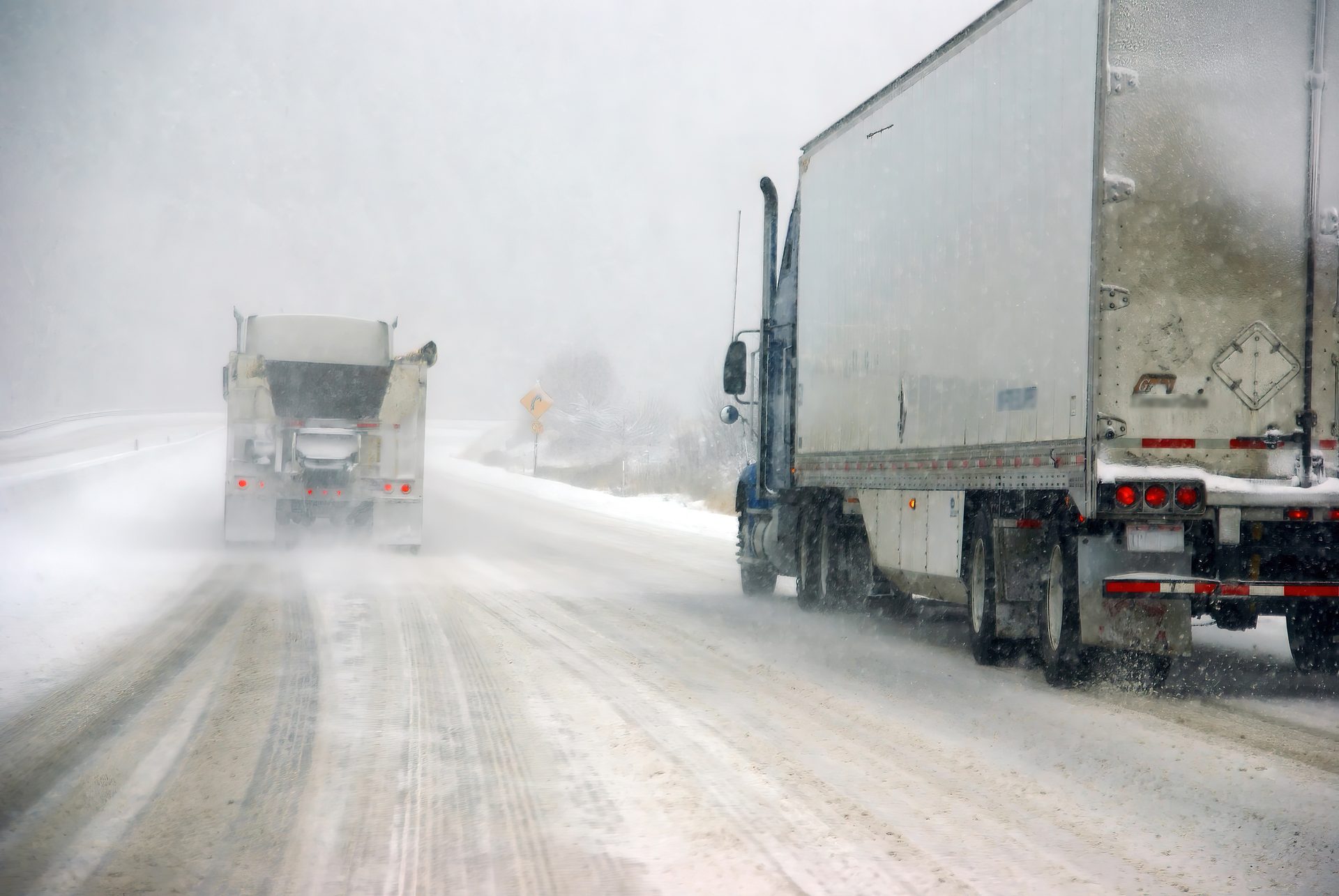 Automotive tire, Road surface, Motor vehicle, Wheel, Sky, Truck, Snow, Asphalt