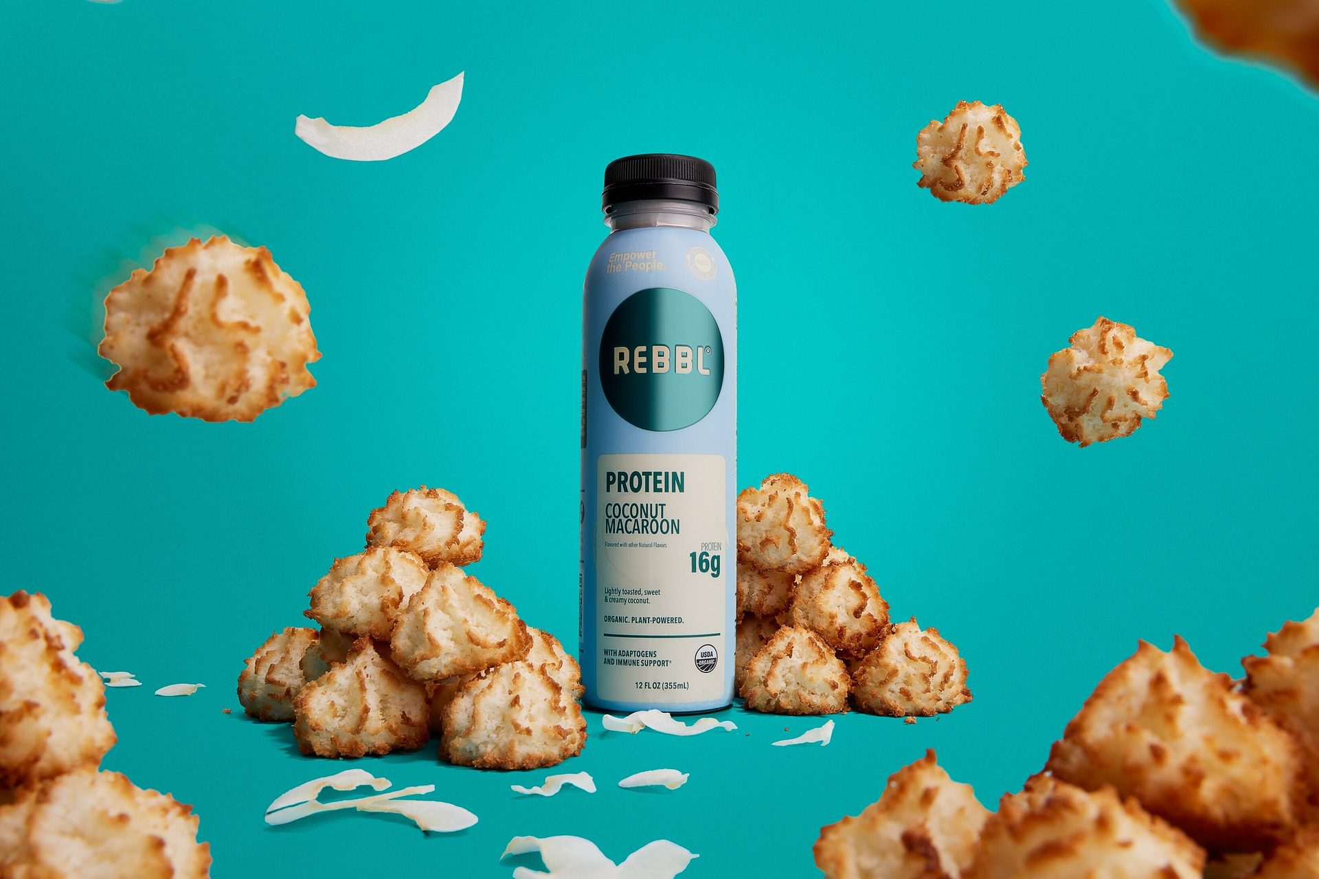 Plastic bottle, Food, Ginger, Liquid, Galangal, Fluid, Zingiber, Organism, Ingredient