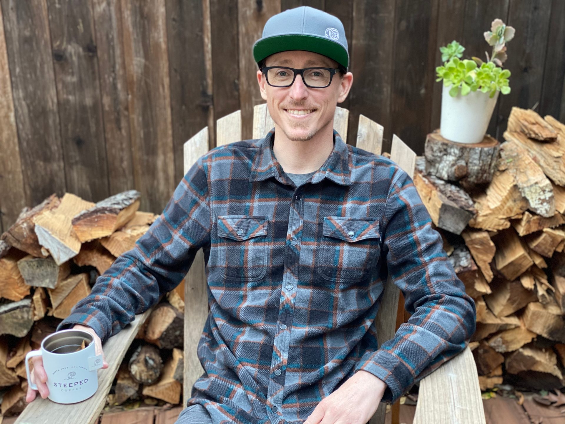 Smile, Plant, Flowerpot, Houseplant, Wood, Eyewear, Tartan