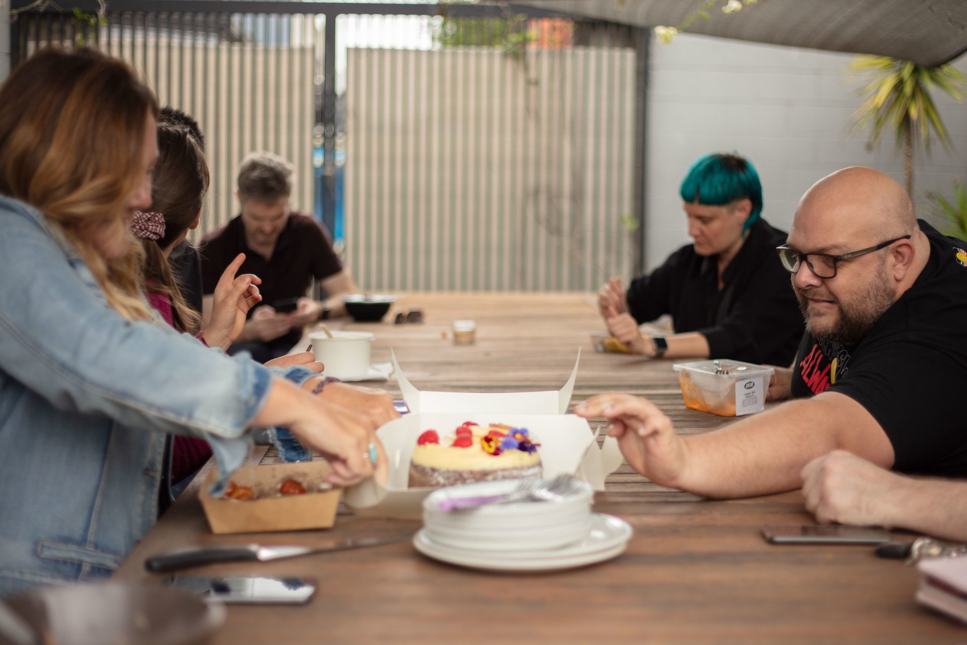 Cake decorating, Food, Table, Tableware, Plate, Dishware, Sharing, Interaction