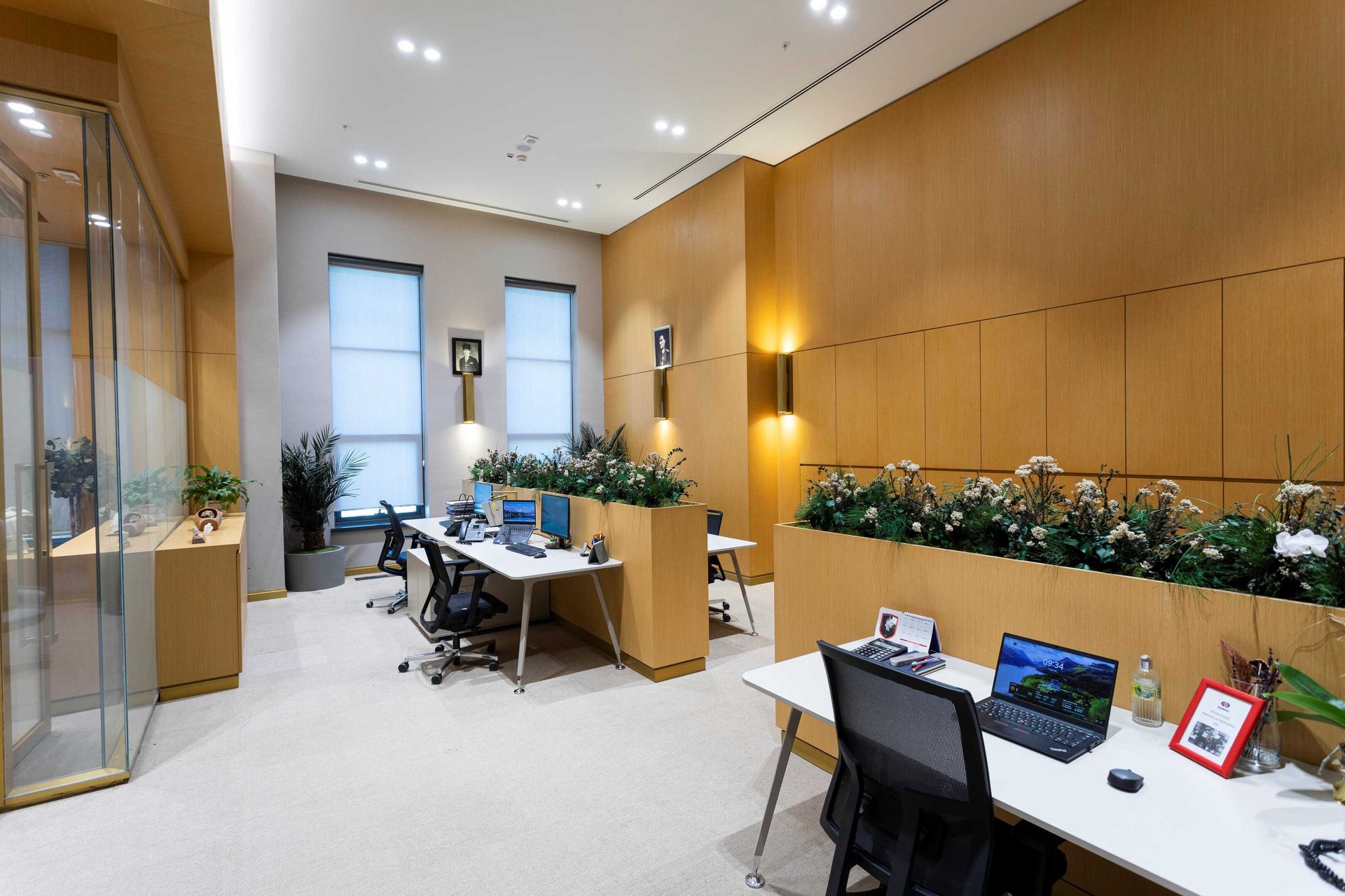 Interior design, Furniture, Flooring, Floor, Lighting, Chair, Table, Flowerpot, Desk, Ceiling