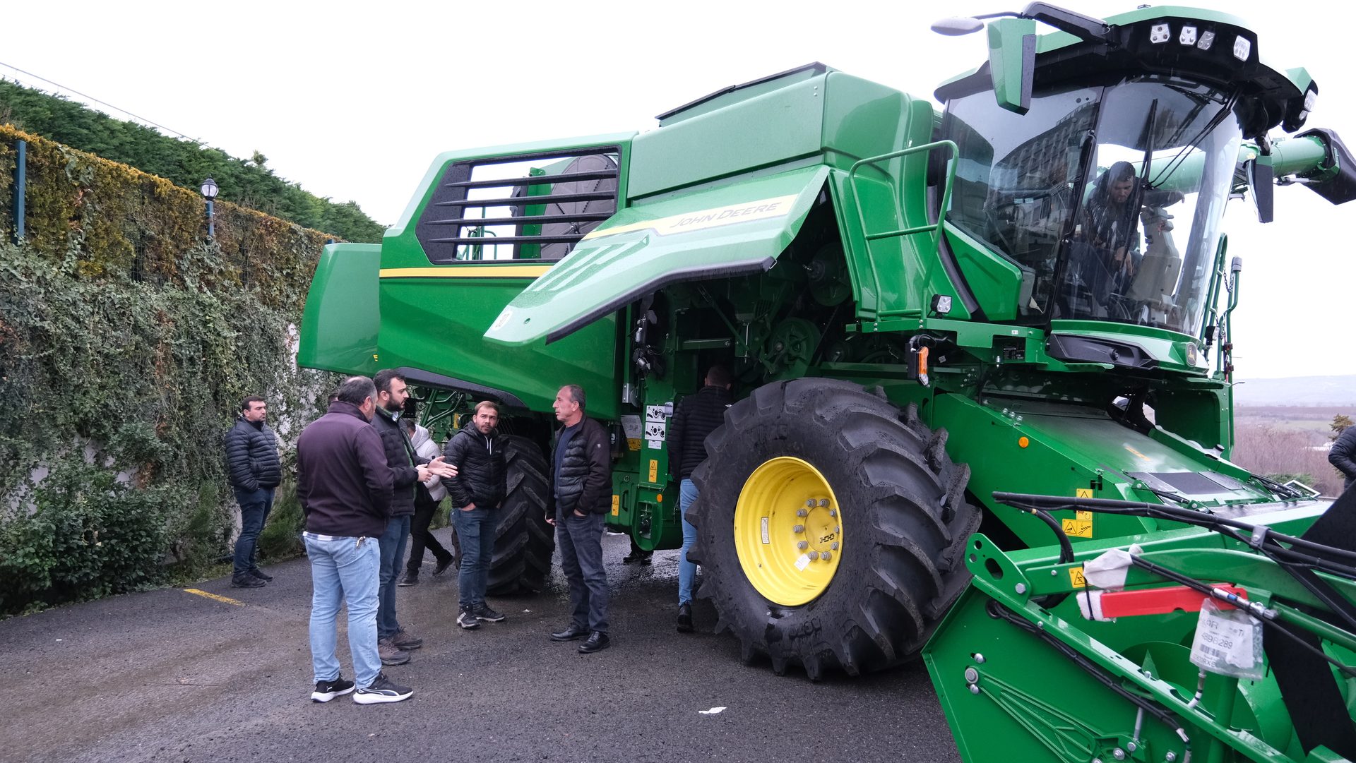 Automotive Wheel System, Agricultural machinery, Machine, Tread