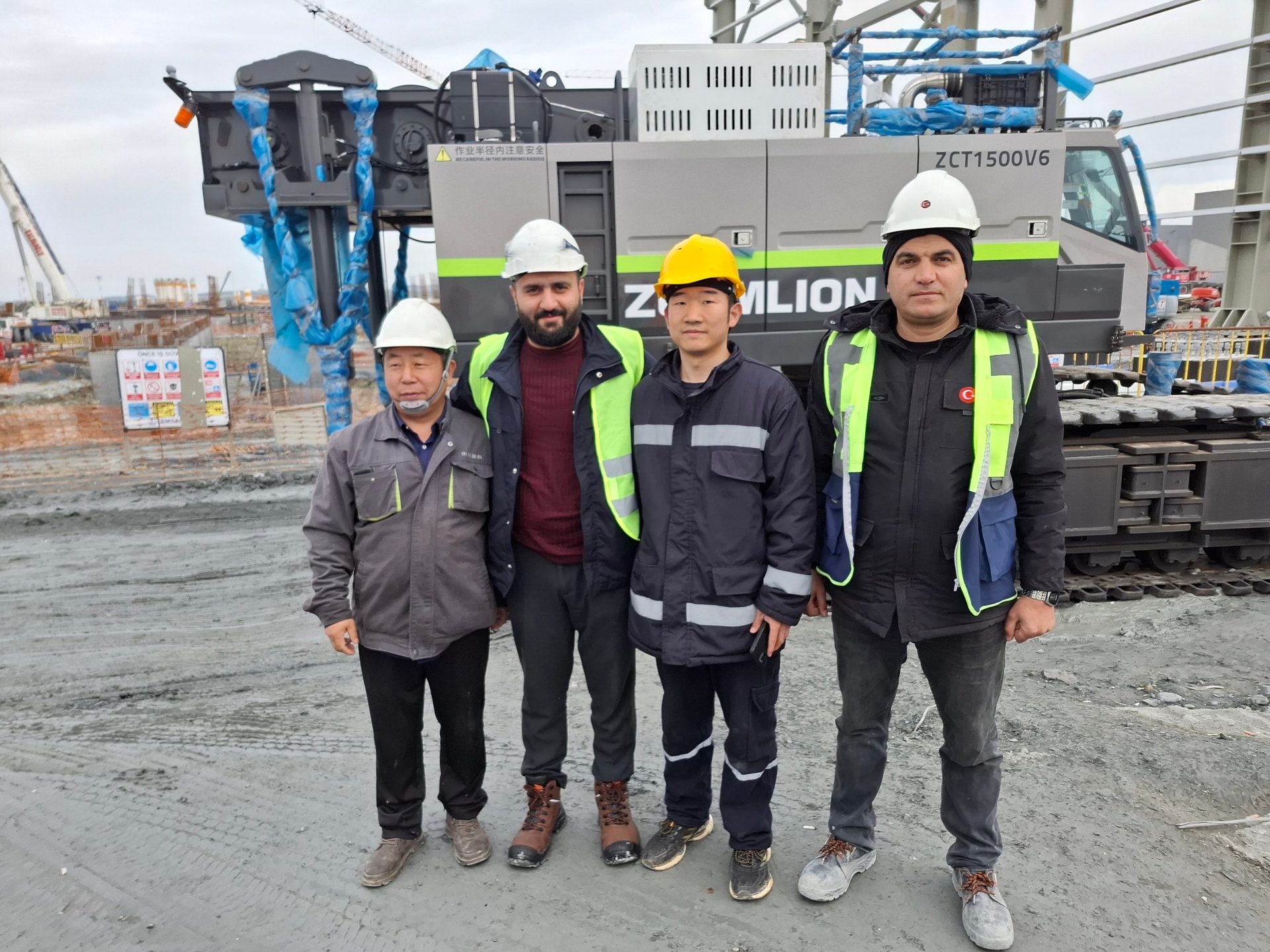 Personal protective equipment, High-visibility clothing, Hard hat, Construction worker, Workwear, Helmet, Engineer, Job, Jacket